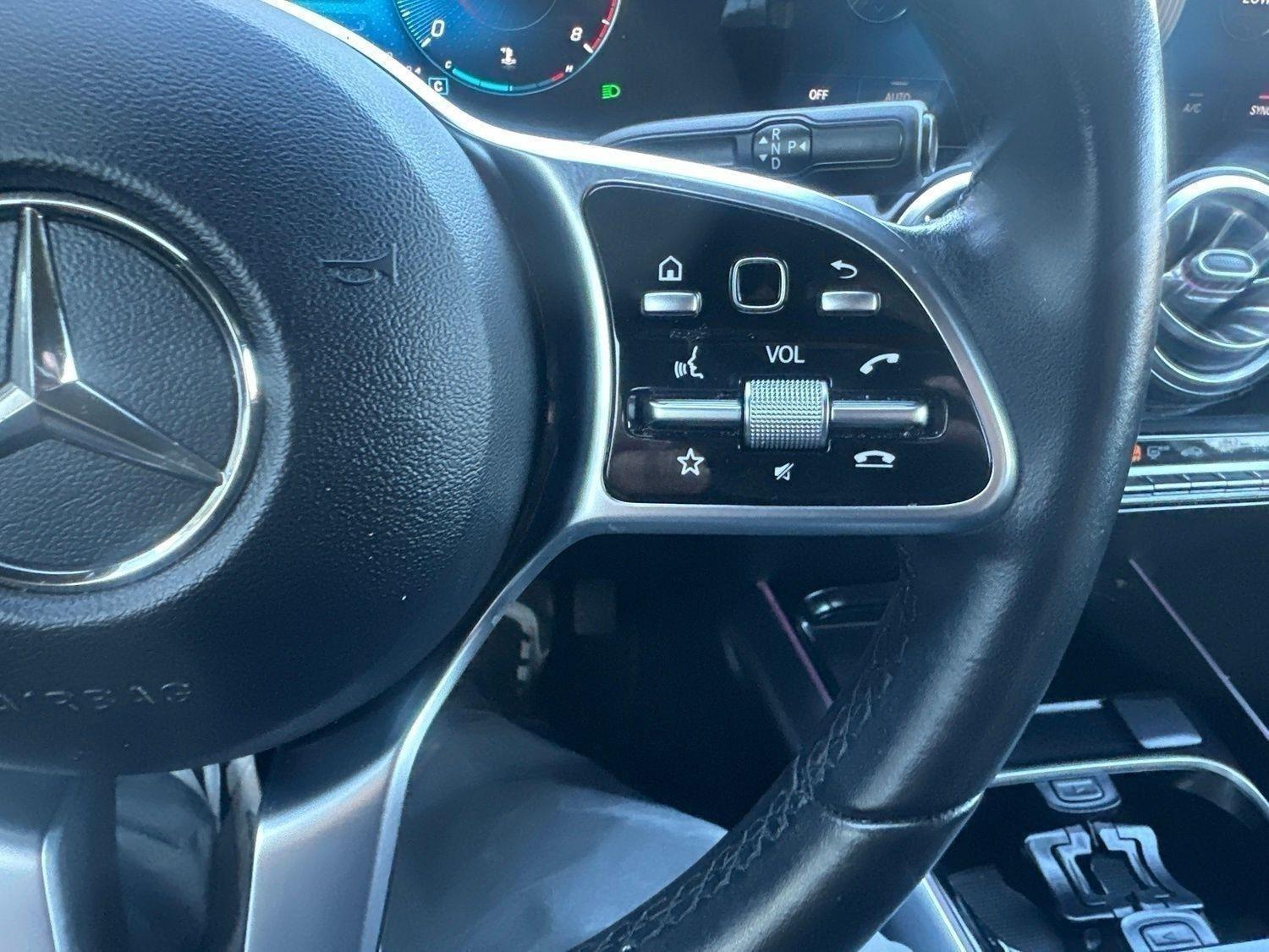 Mercedes-Benz GLA-Class  2023