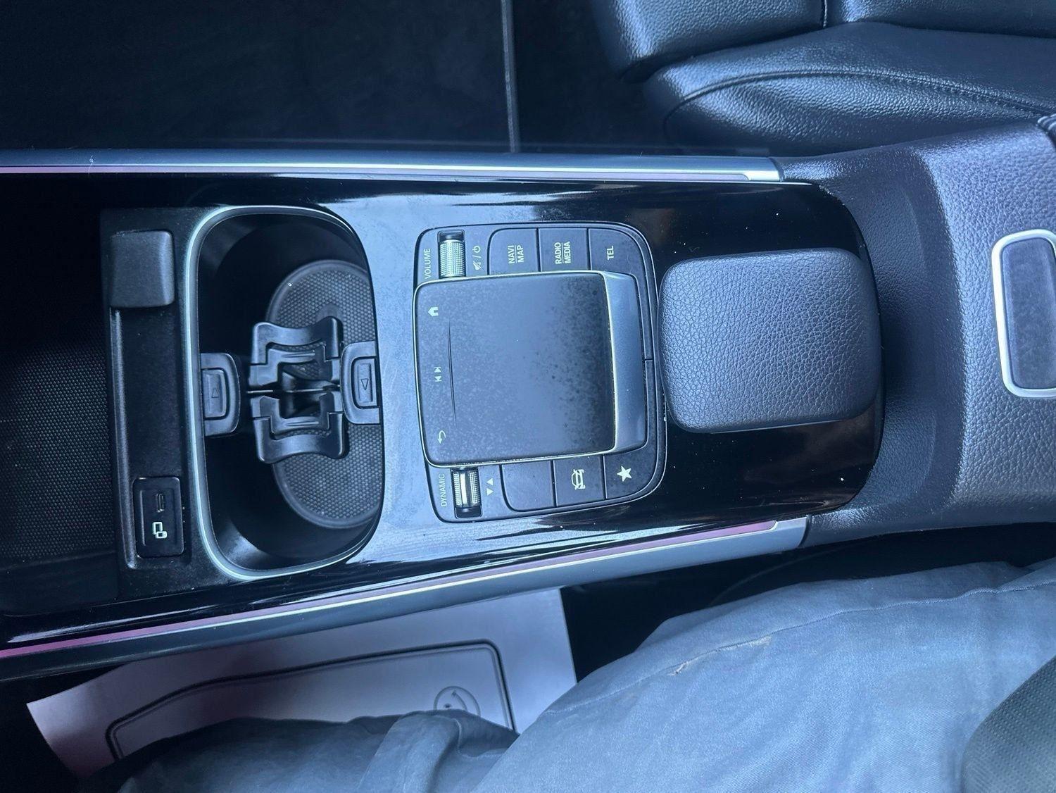 Mercedes-Benz GLA-Class  2023
