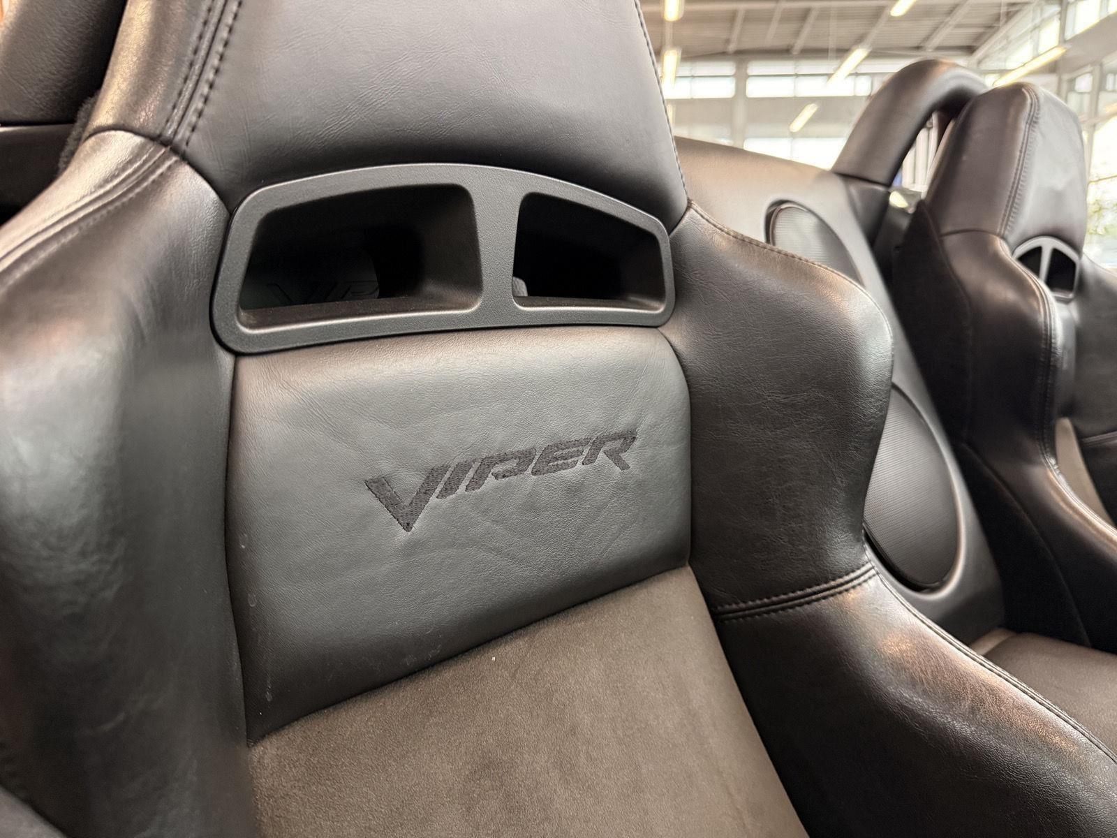Dodge Viper  2003
