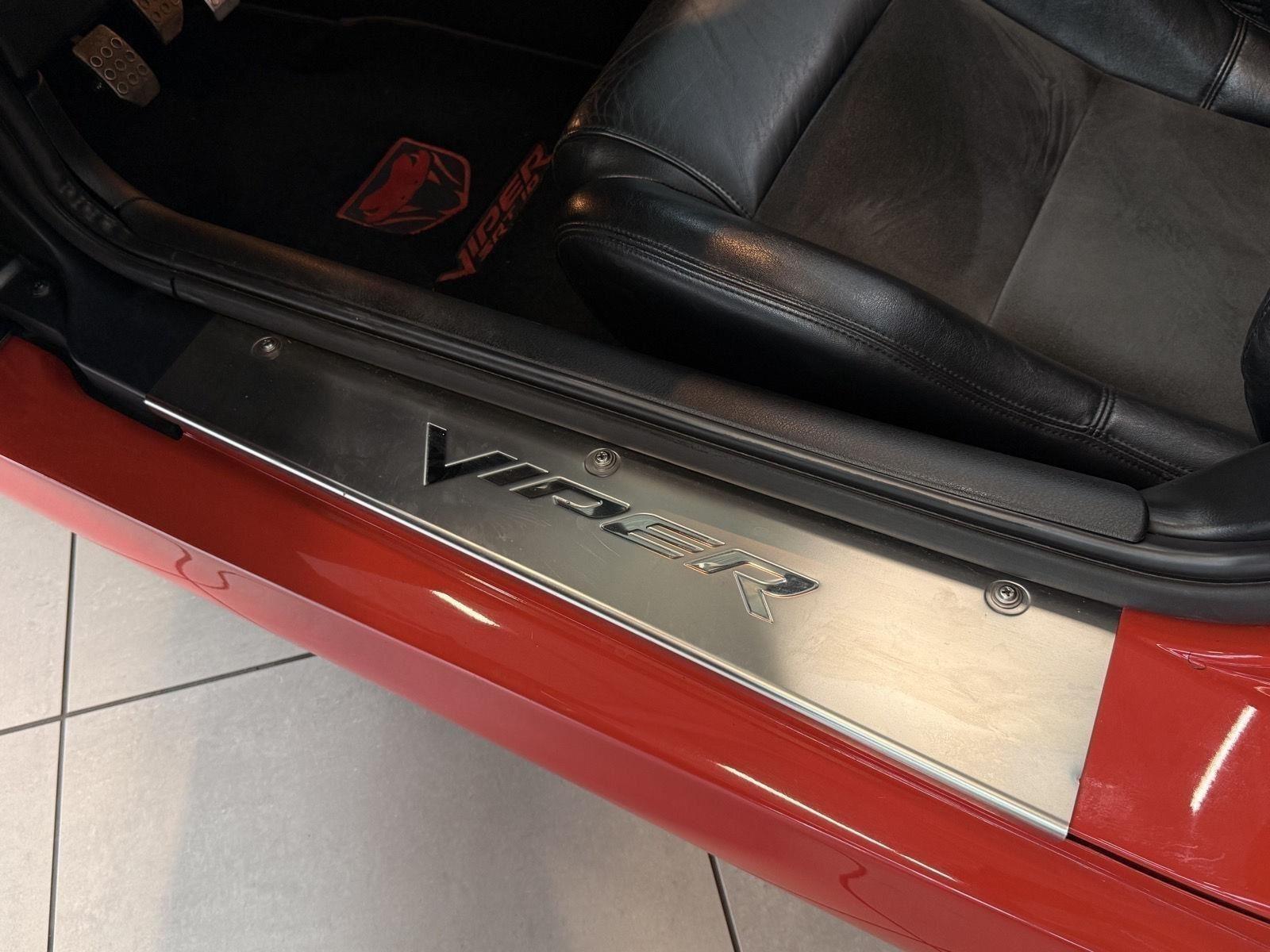 Dodge Viper  2003