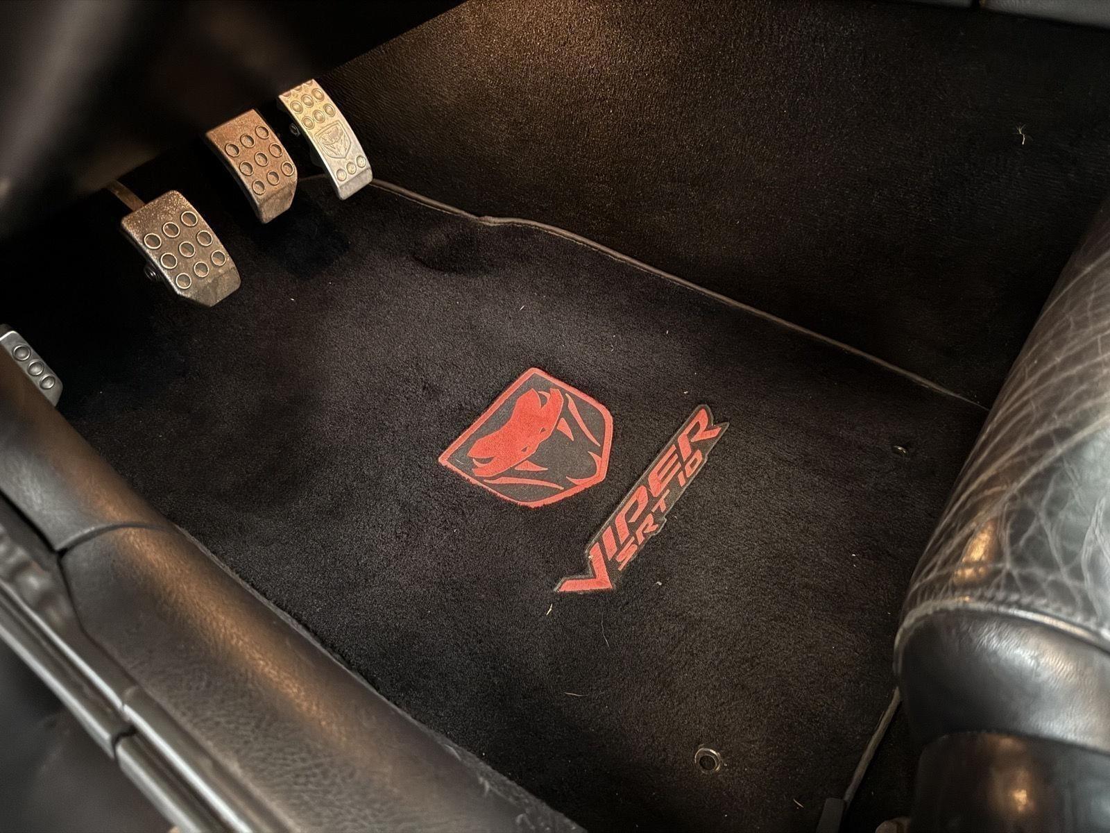 Dodge Viper  2003