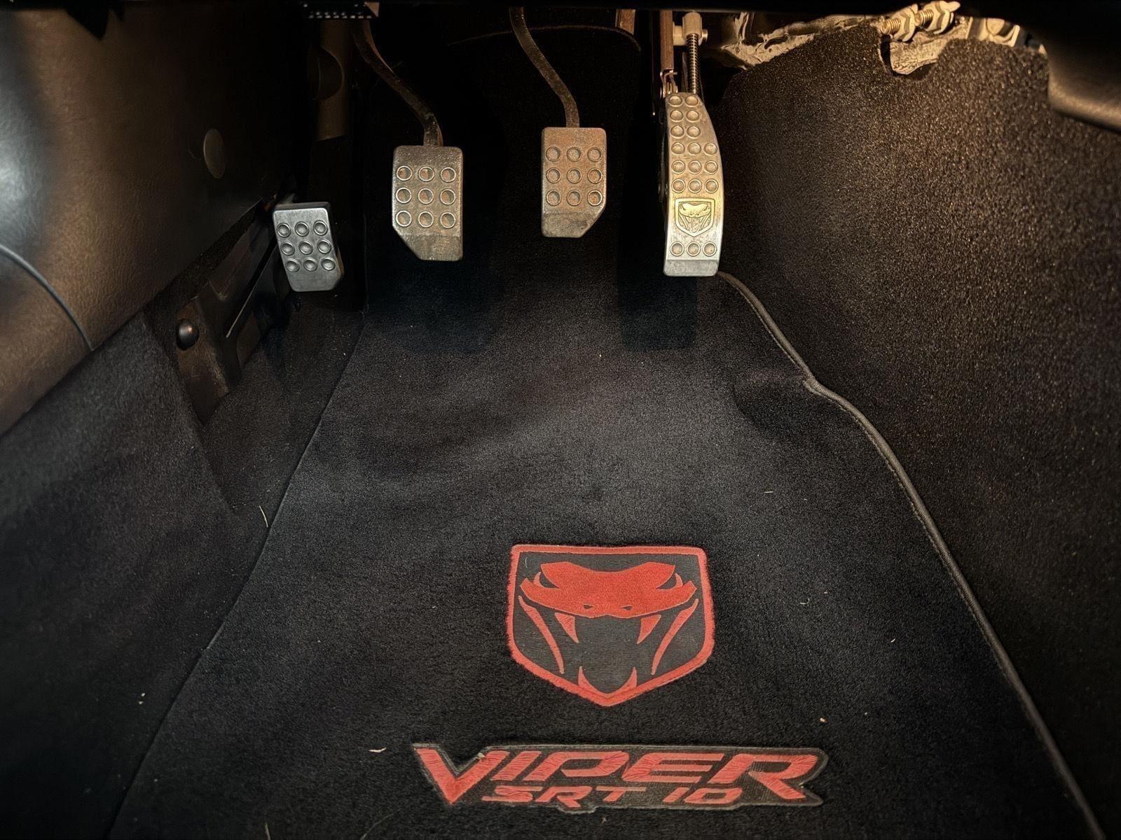 Dodge Viper  2003