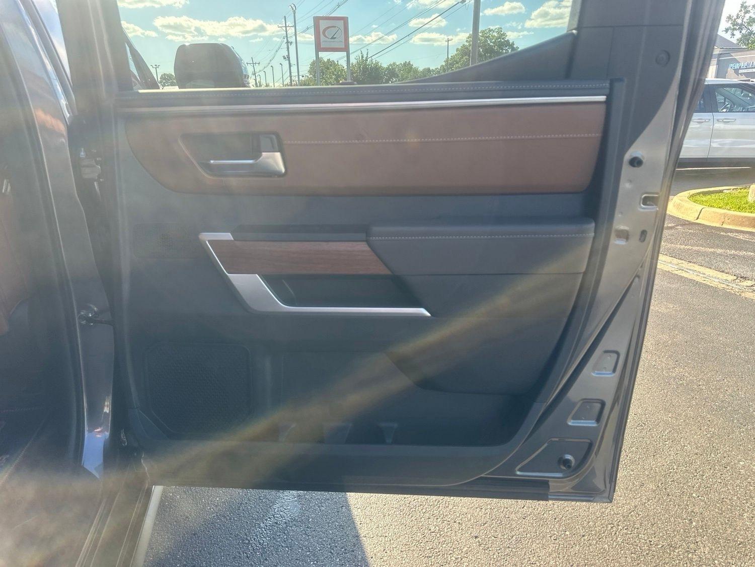 Toyota Tundra  2025