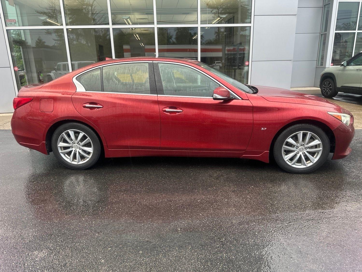 Infiniti Q50  2014