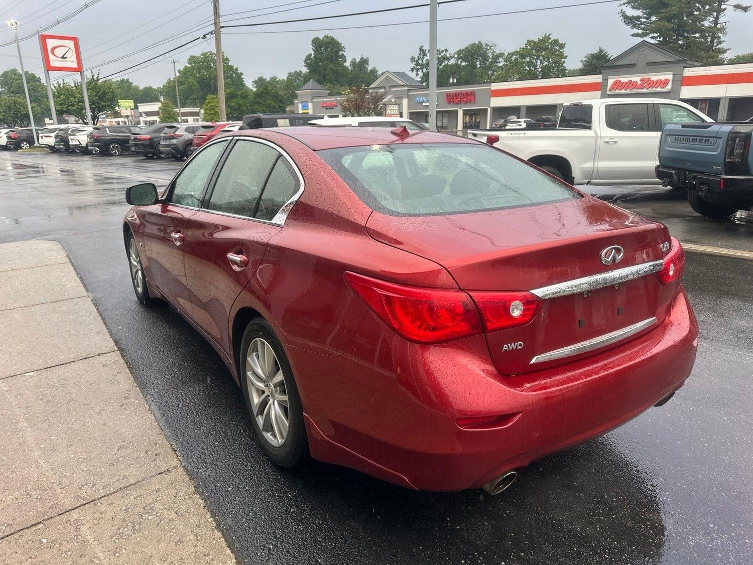 Infiniti Q50  2014