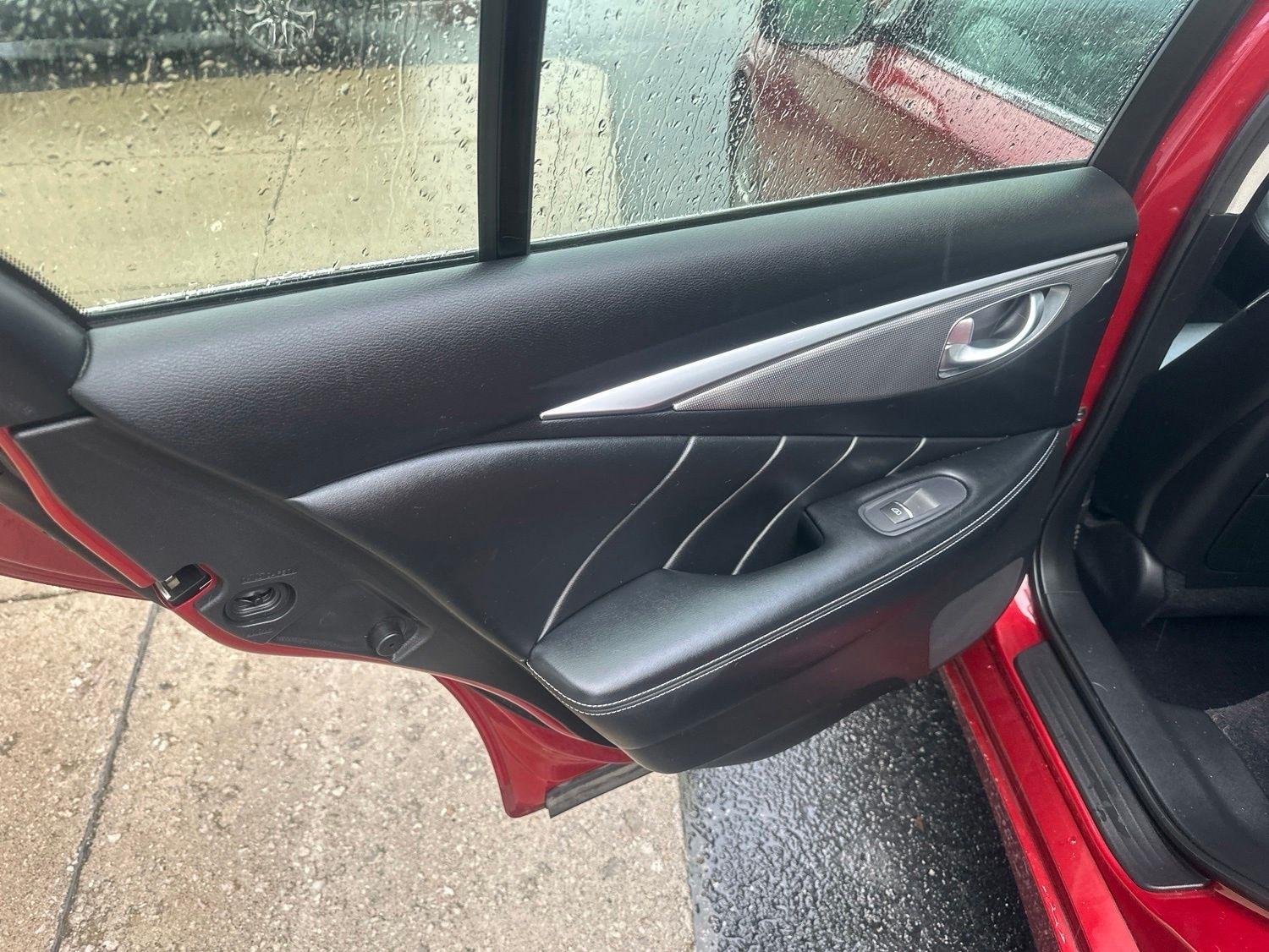 Infiniti Q50  2014