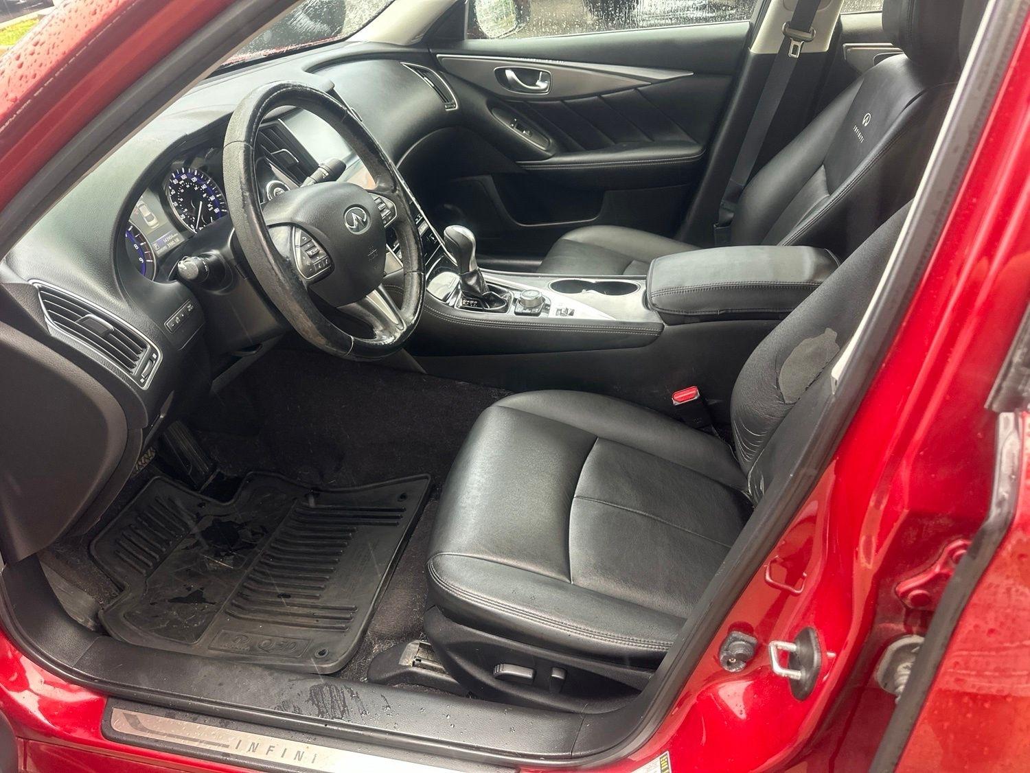 Infiniti Q50  2014