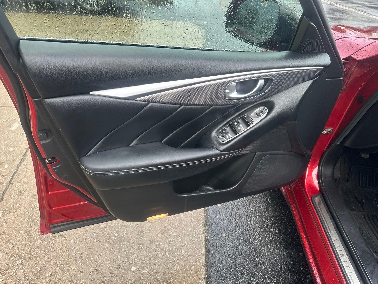 Infiniti Q50  2014