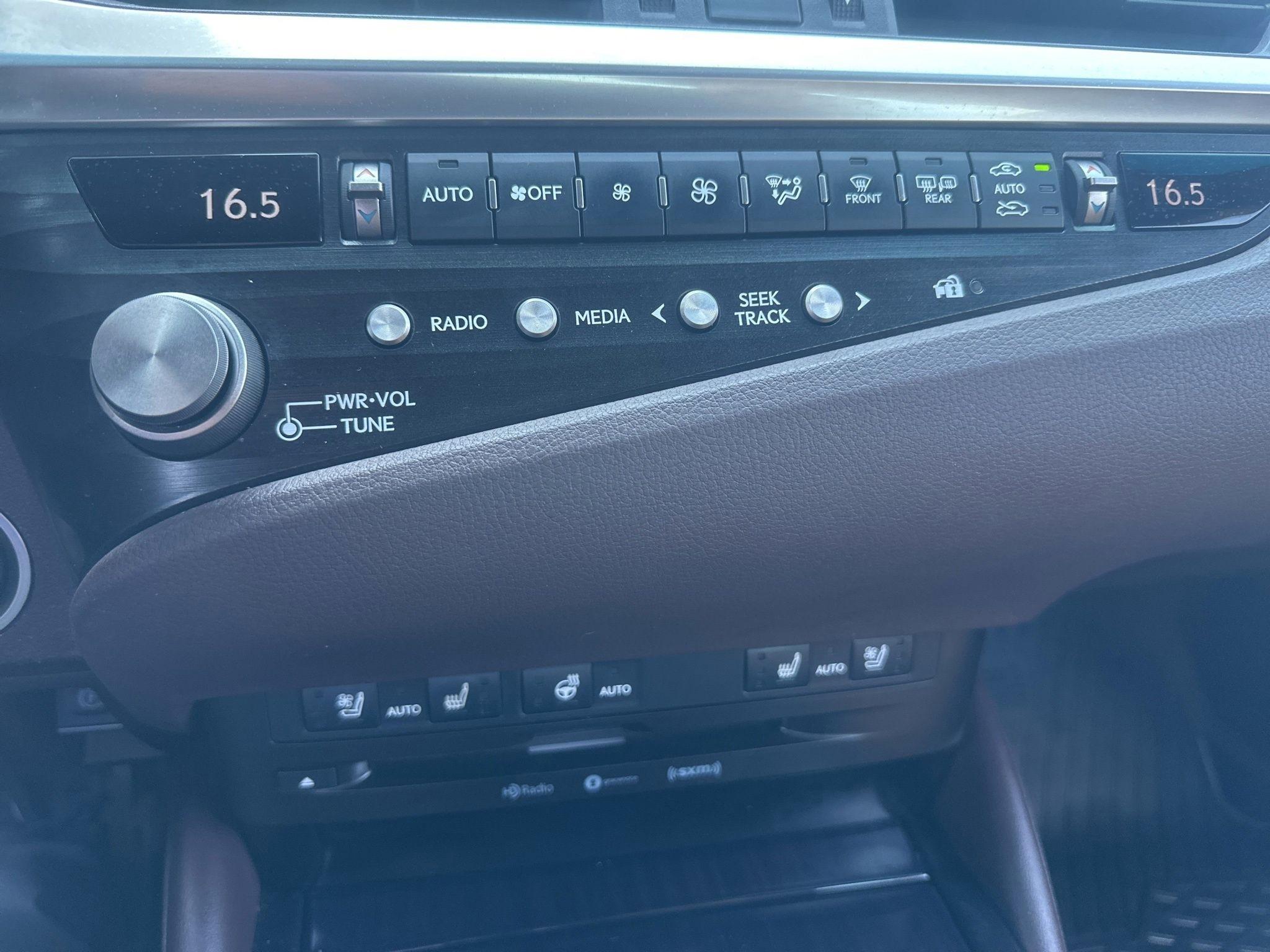Lexus ES 250  2021