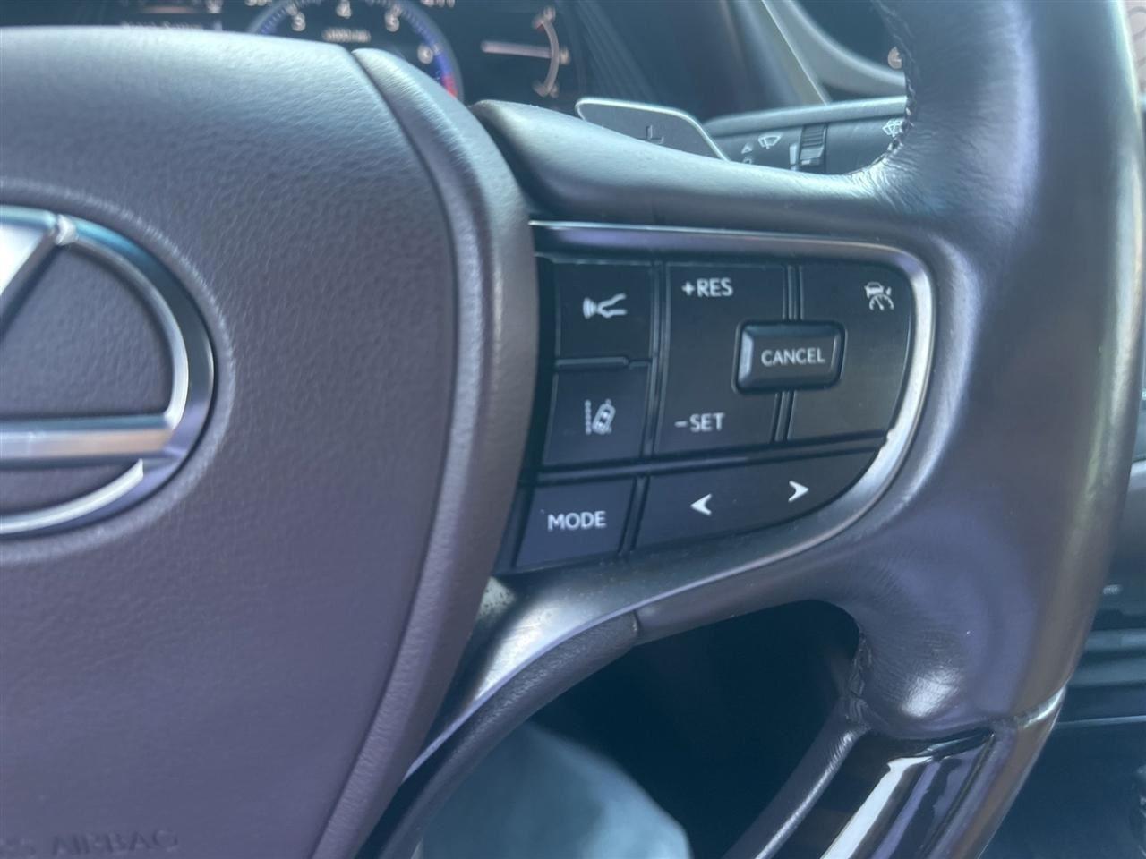 Lexus ES 250  2021
