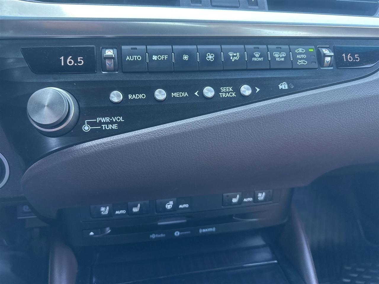 Lexus ES 250  2021