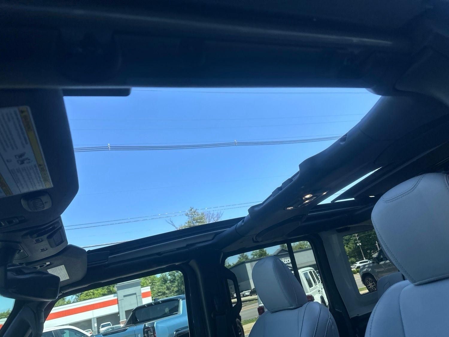 Jeep Wrangler  2023