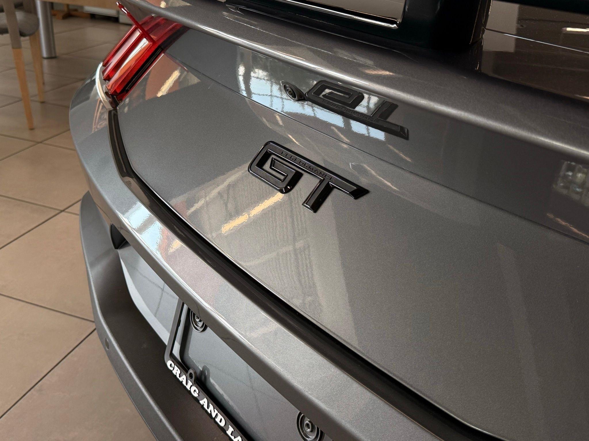 Ford Mustang  2025