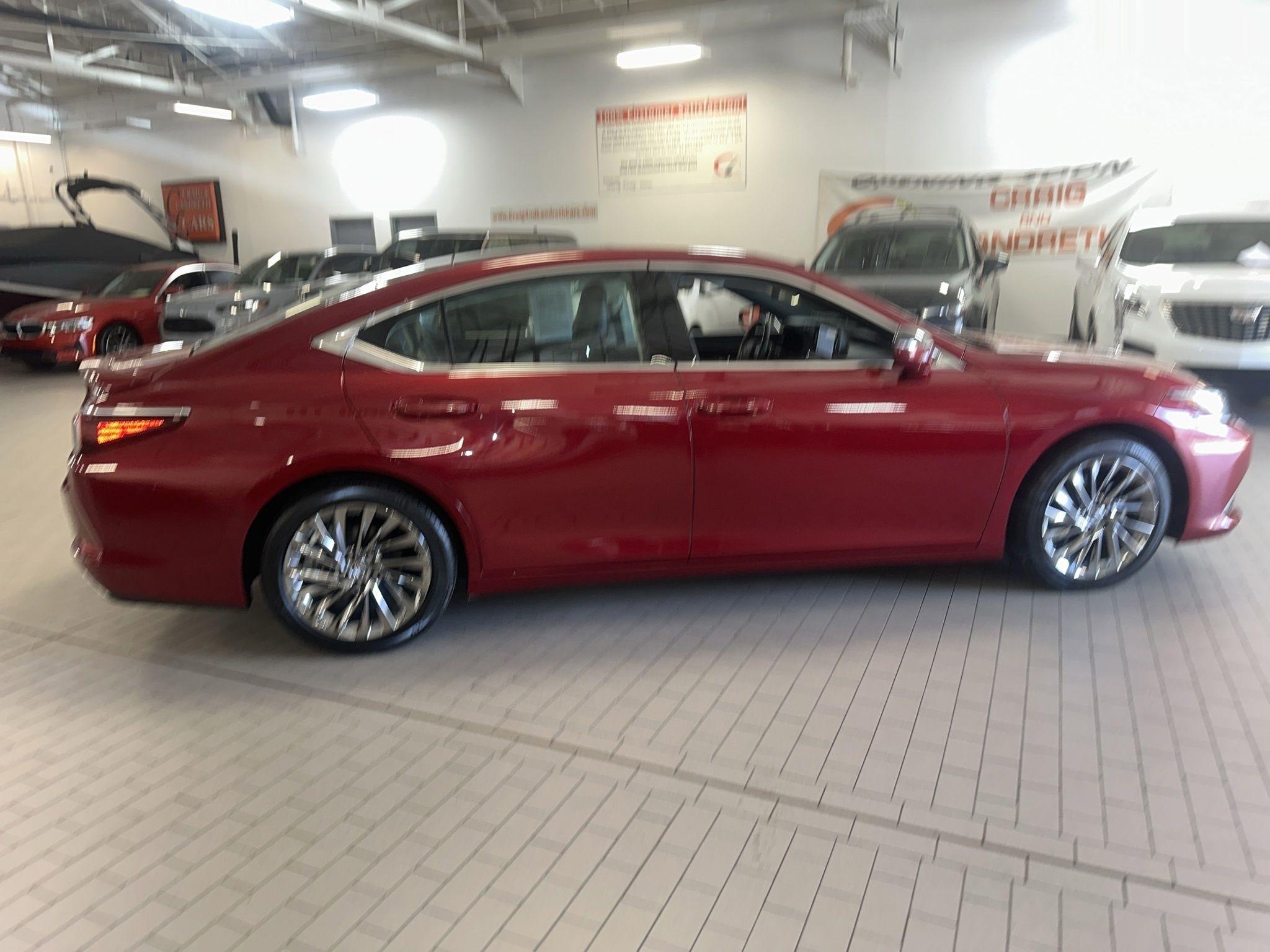 Lexus ES  2024
