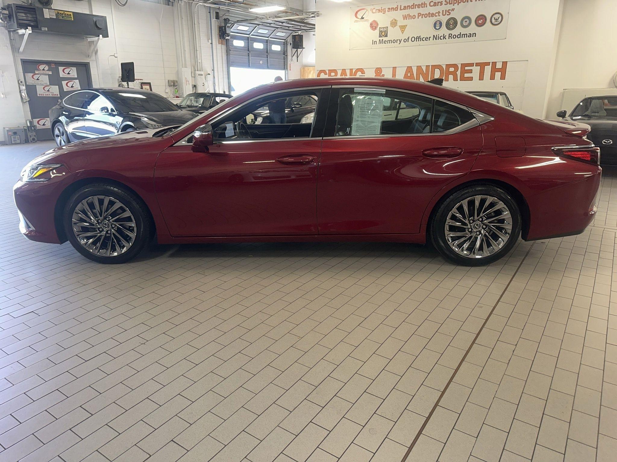 Lexus ES  2024