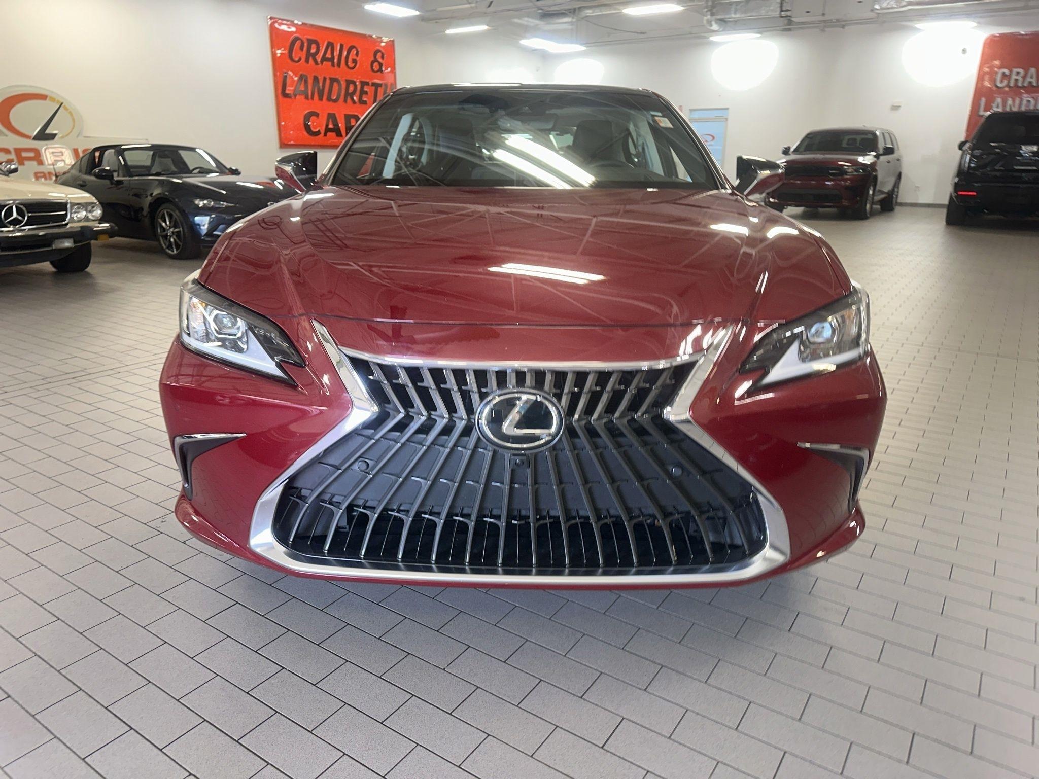 Lexus ES  2024
