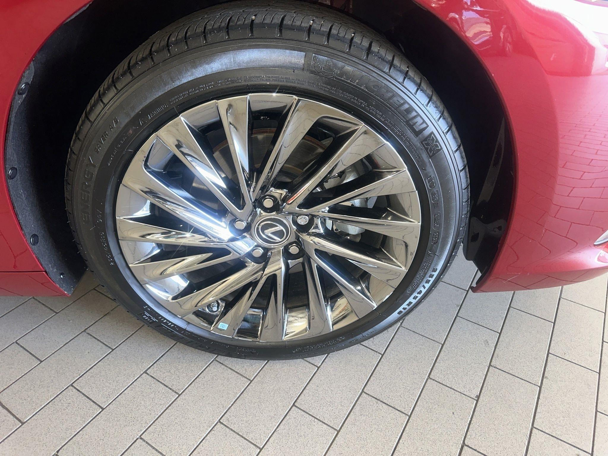 Lexus ES  2024