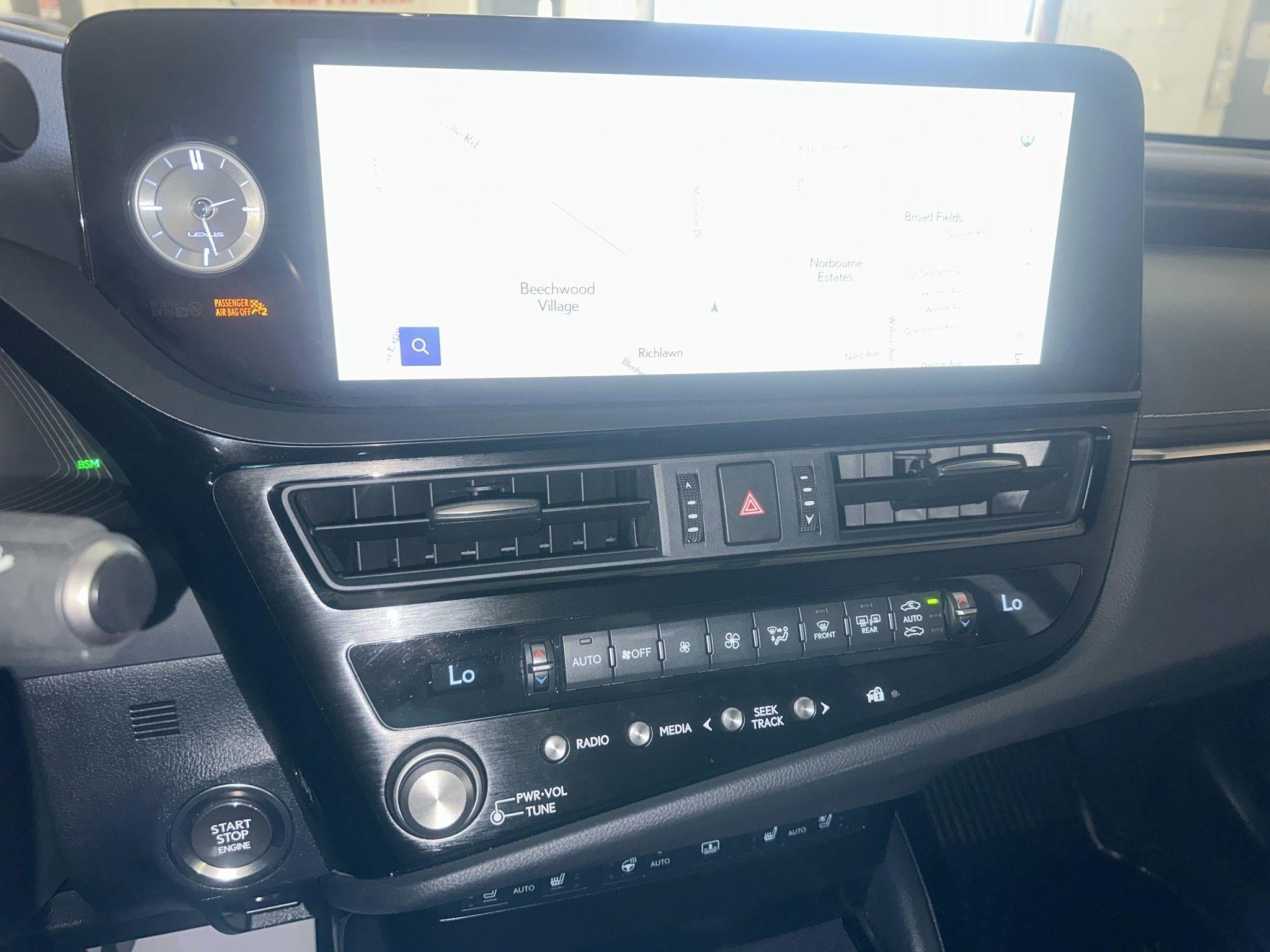 Lexus ES  2024