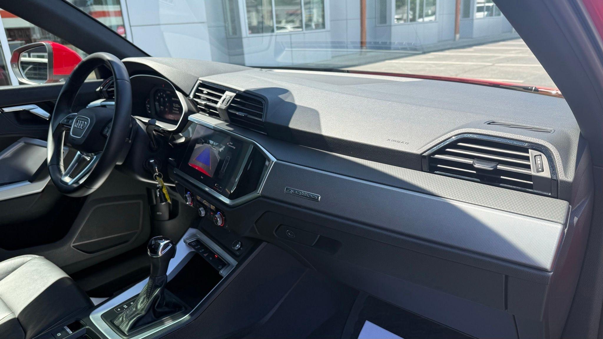 Audi Q3  2022