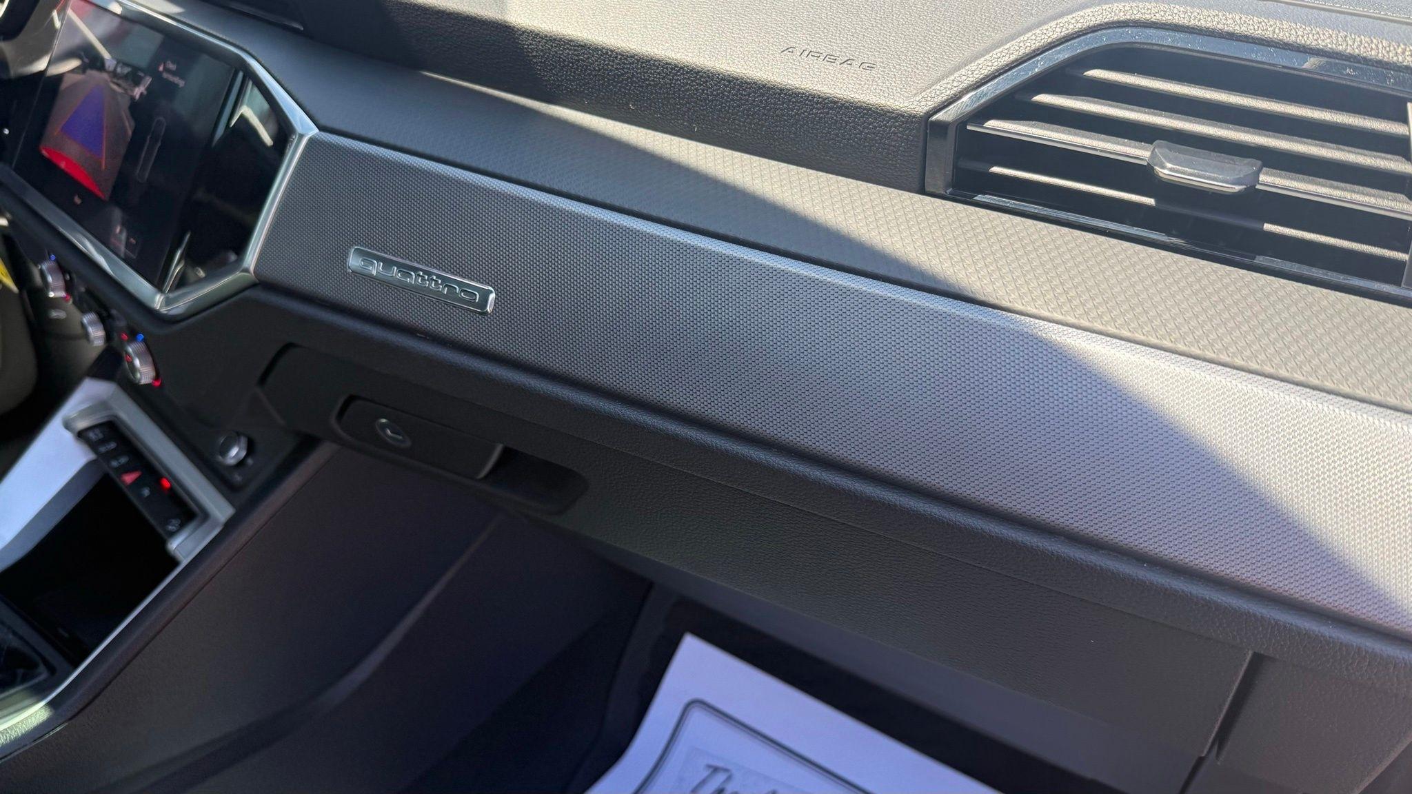 Audi Q3  2022