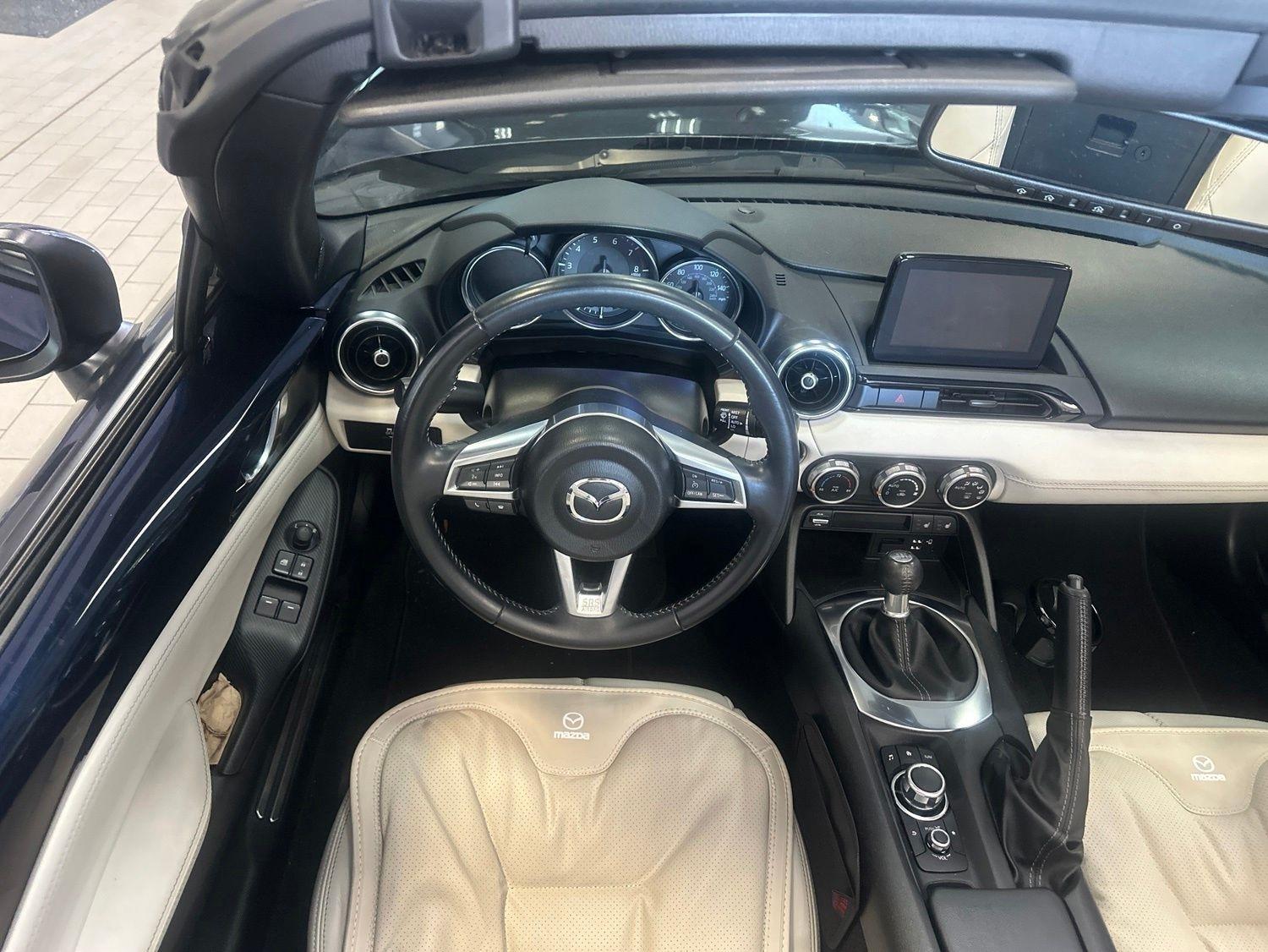Mazda MX-5 Miata RF  2021