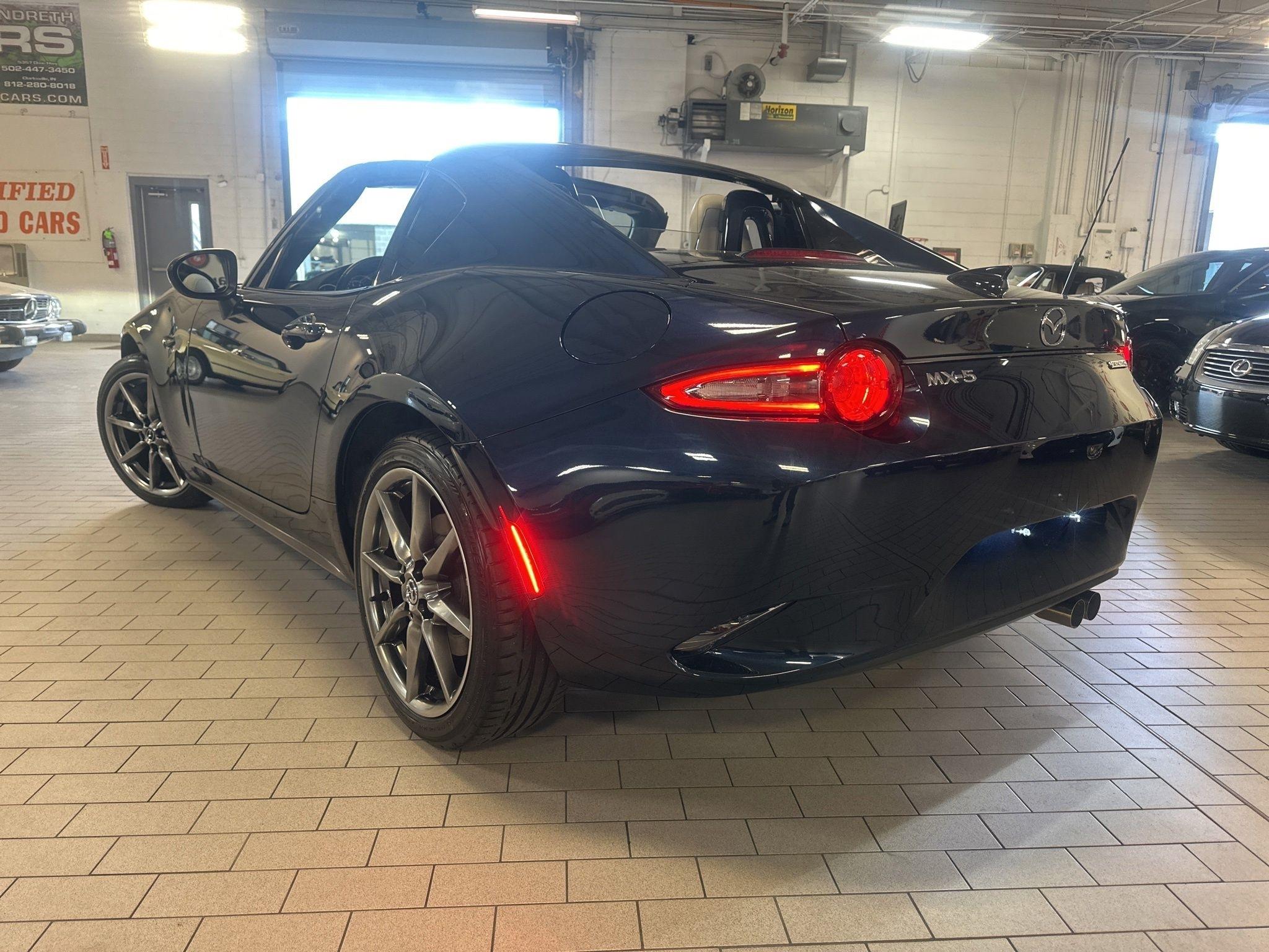 Mazda MX-5 Miata RF  2021