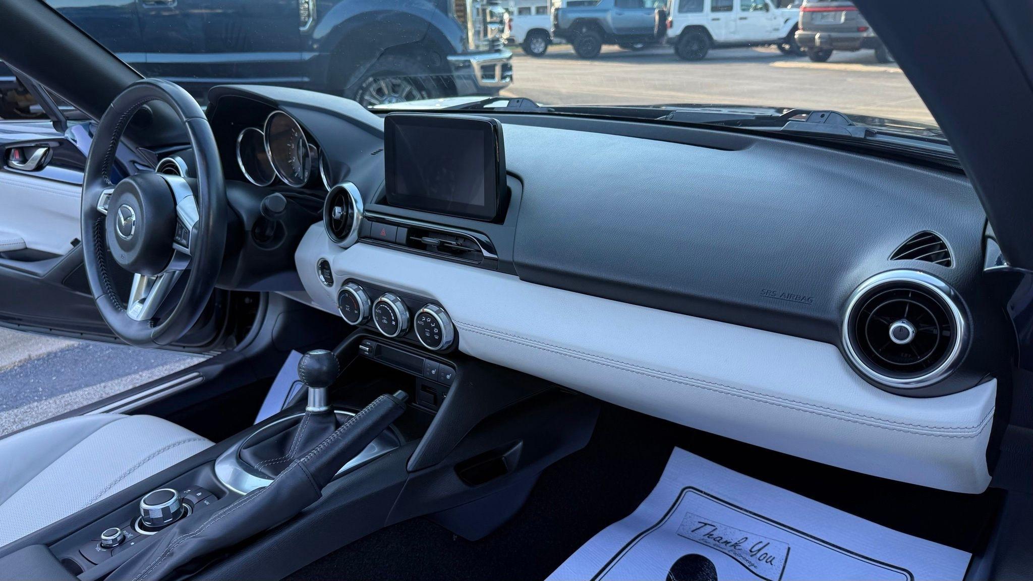 Mazda MX-5 Miata RF  2021