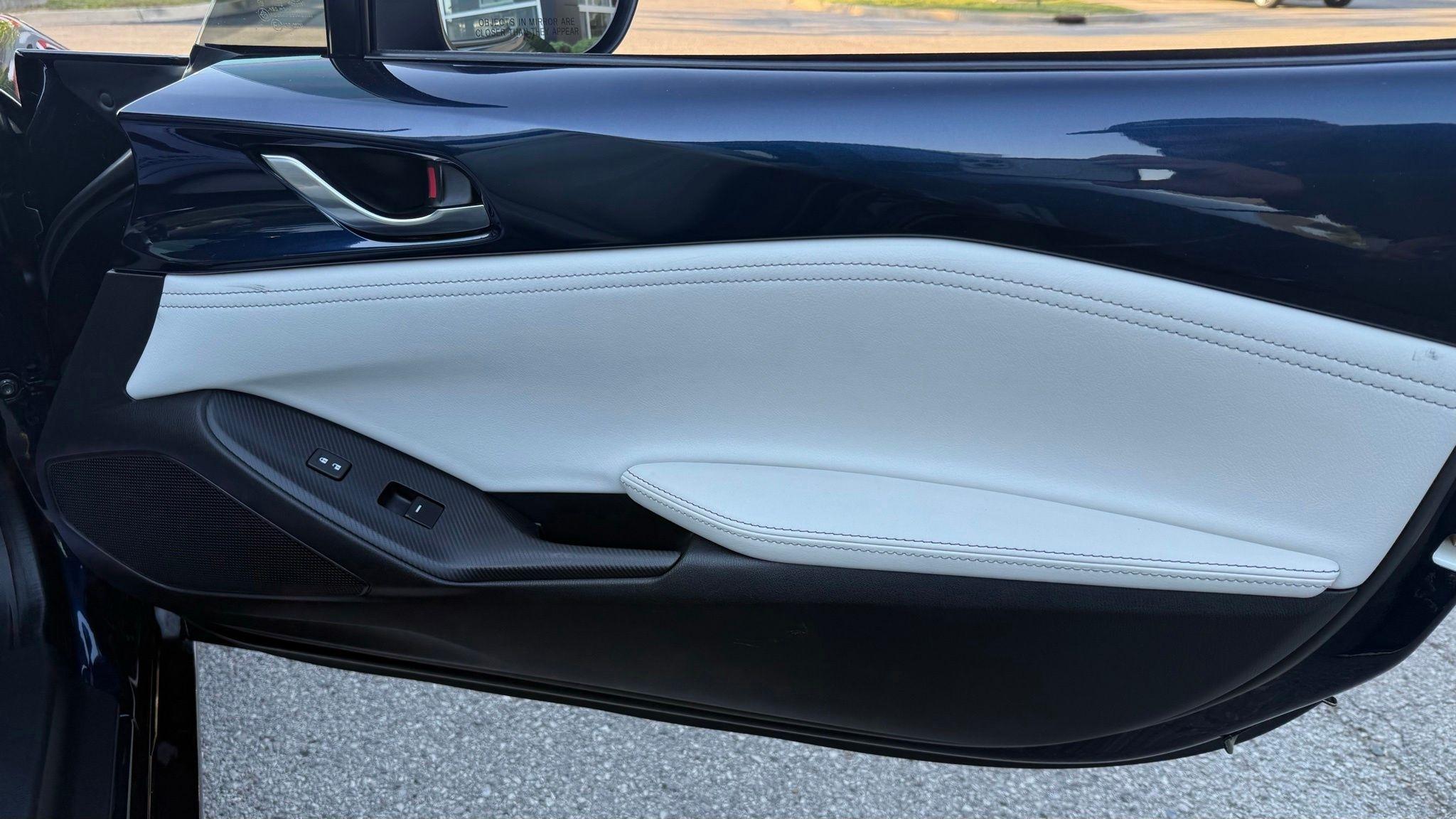Mazda MX-5 Miata RF  2021