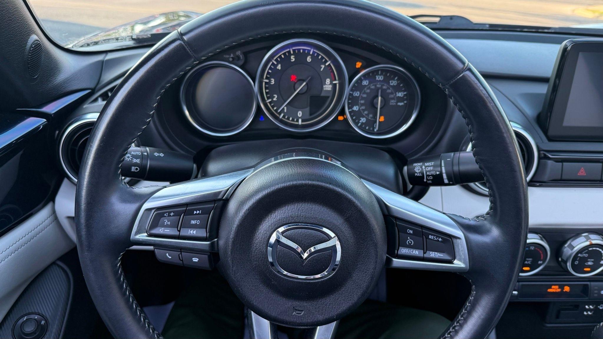 Mazda MX-5 Miata RF  2021