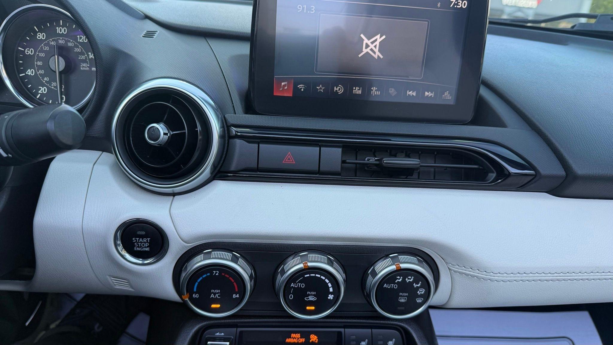 Mazda MX-5 Miata RF  2021