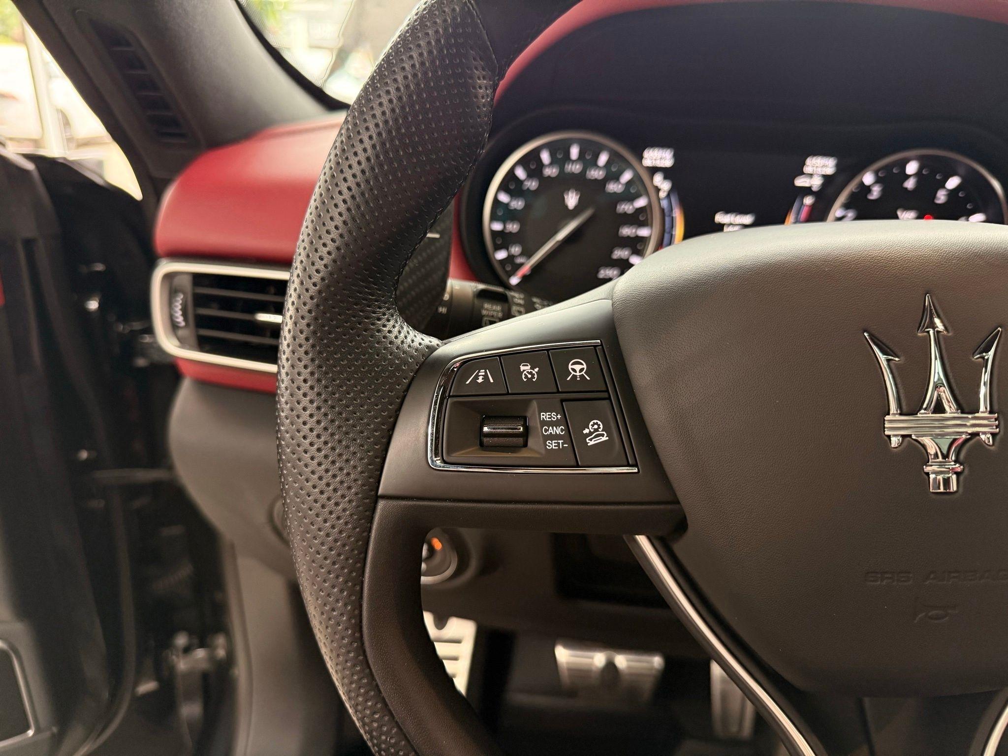 Maserati Levante  2023