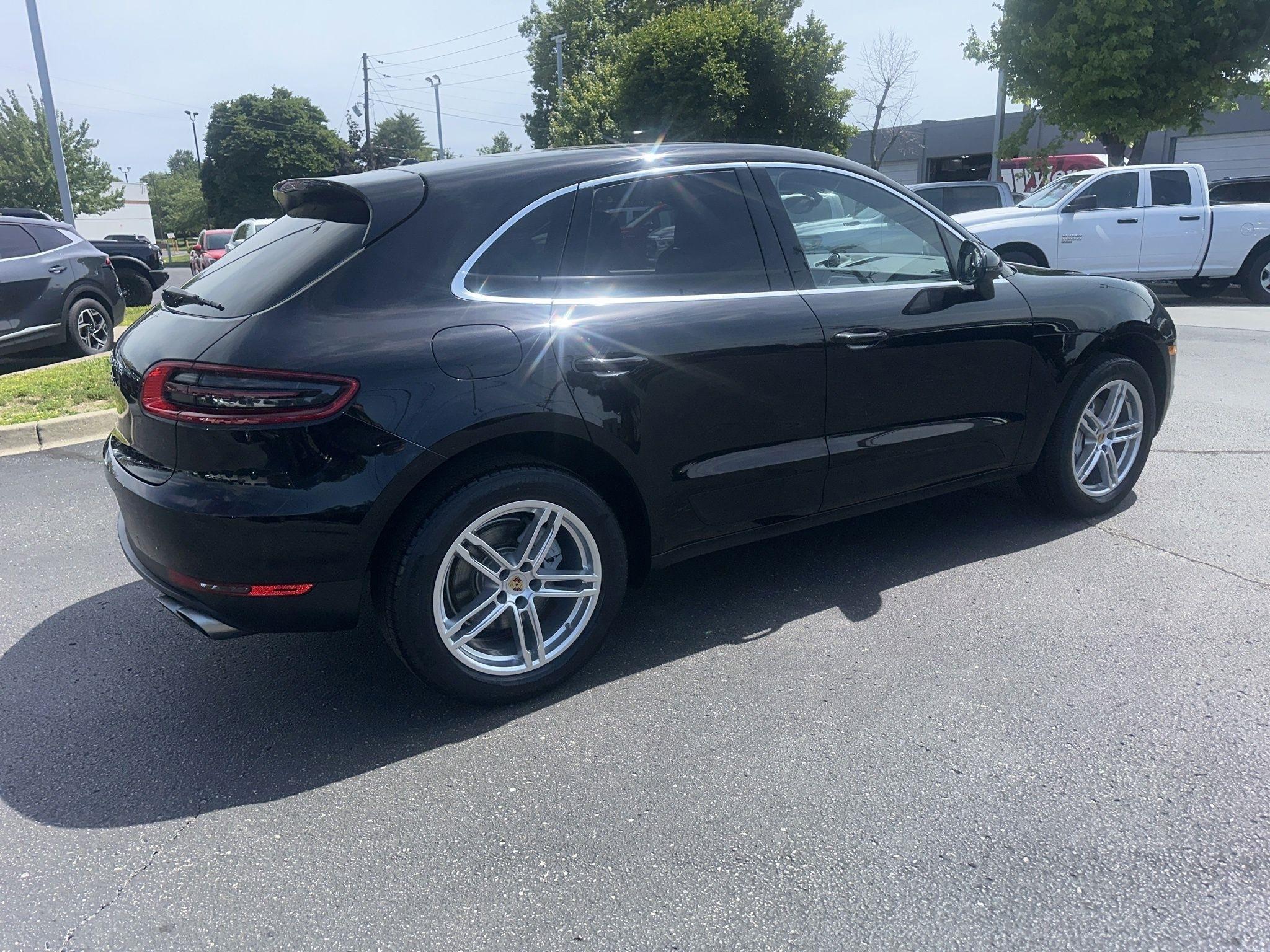 2016 Porsche Macan S's photo