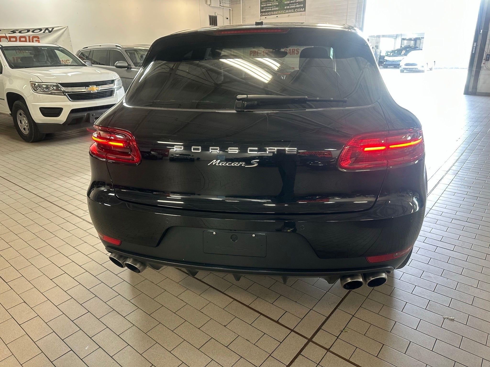 Porsche Macan  2016