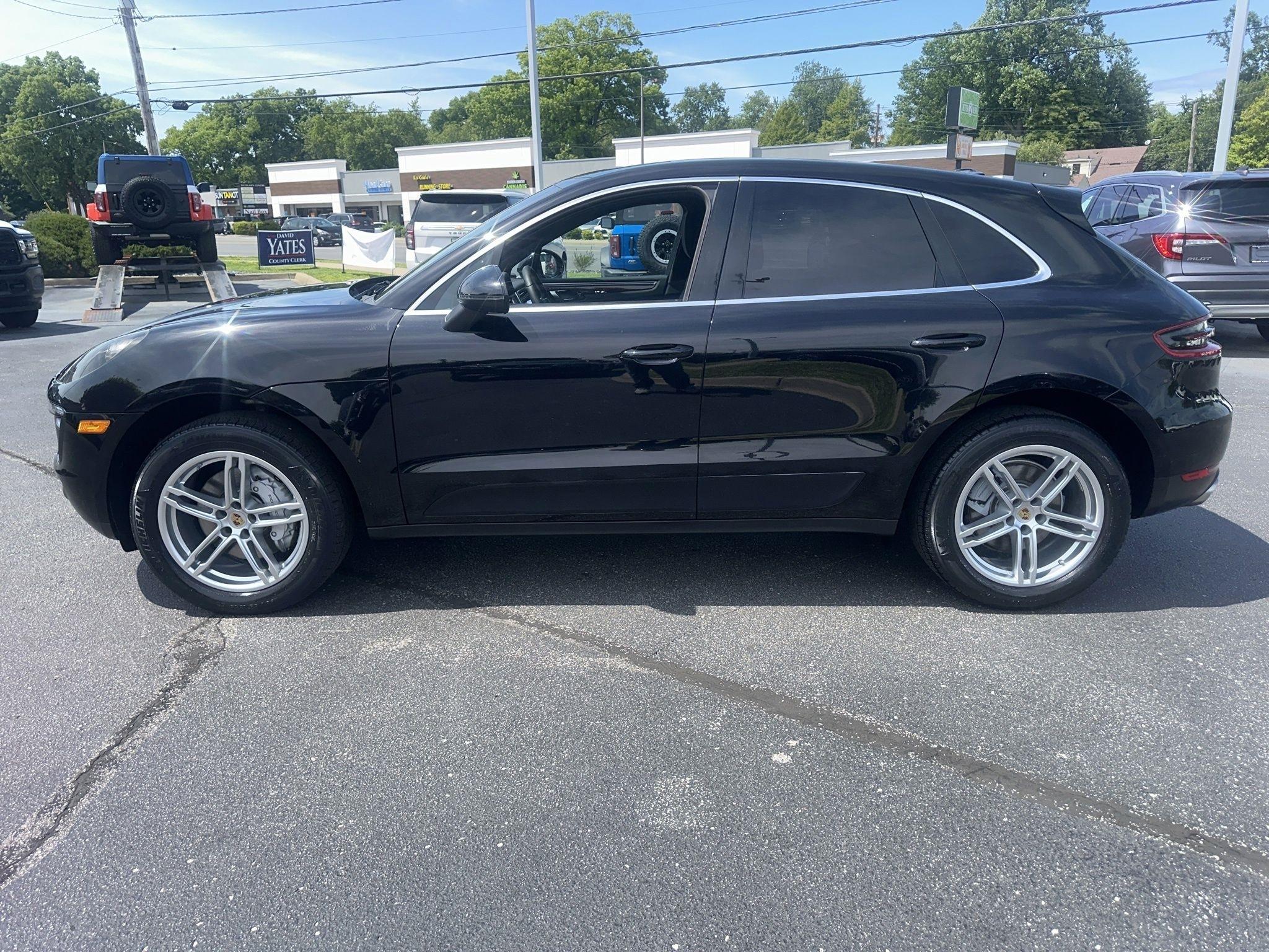 Porsche Macan  2016