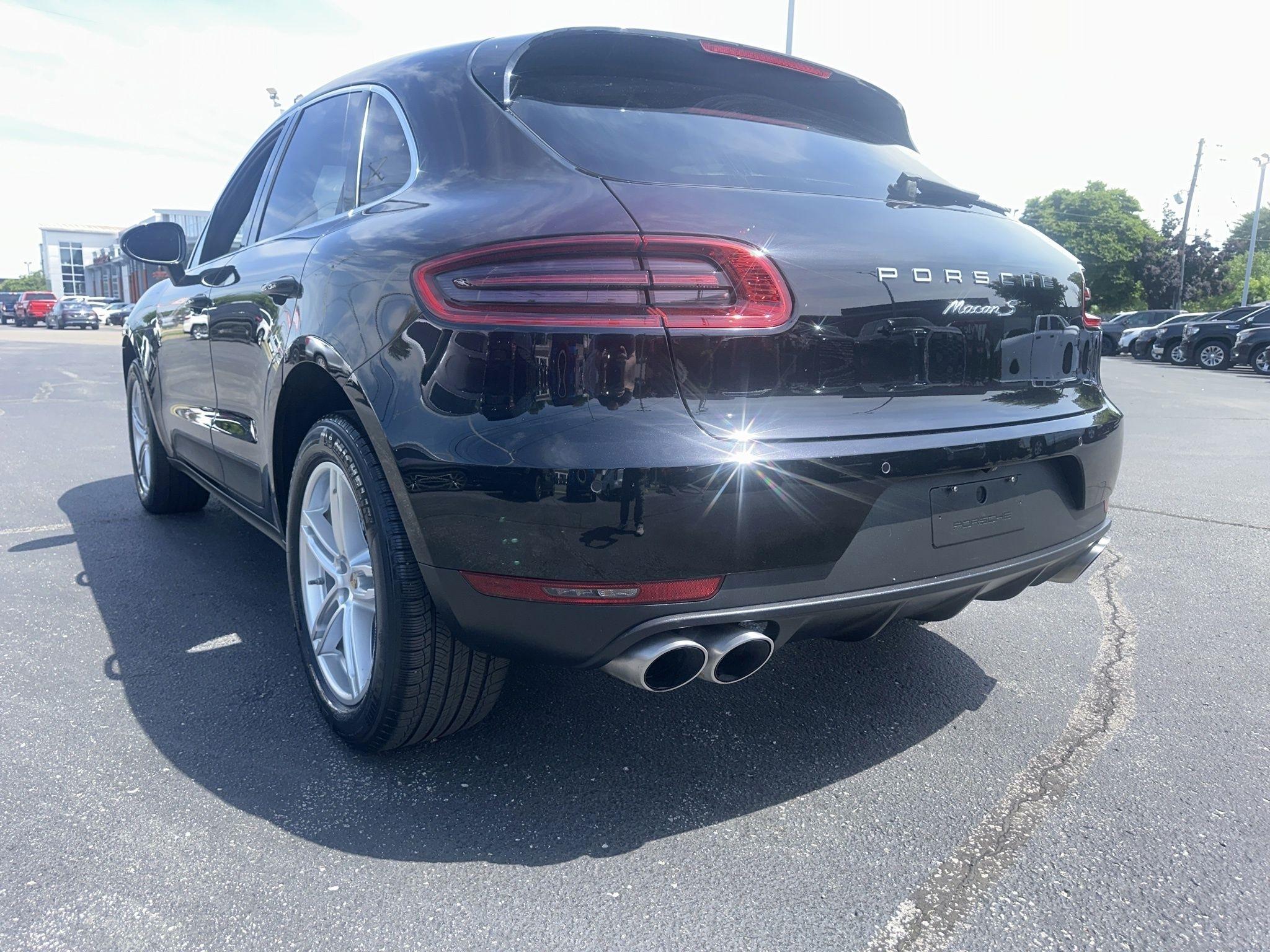 Porsche Macan  2016
