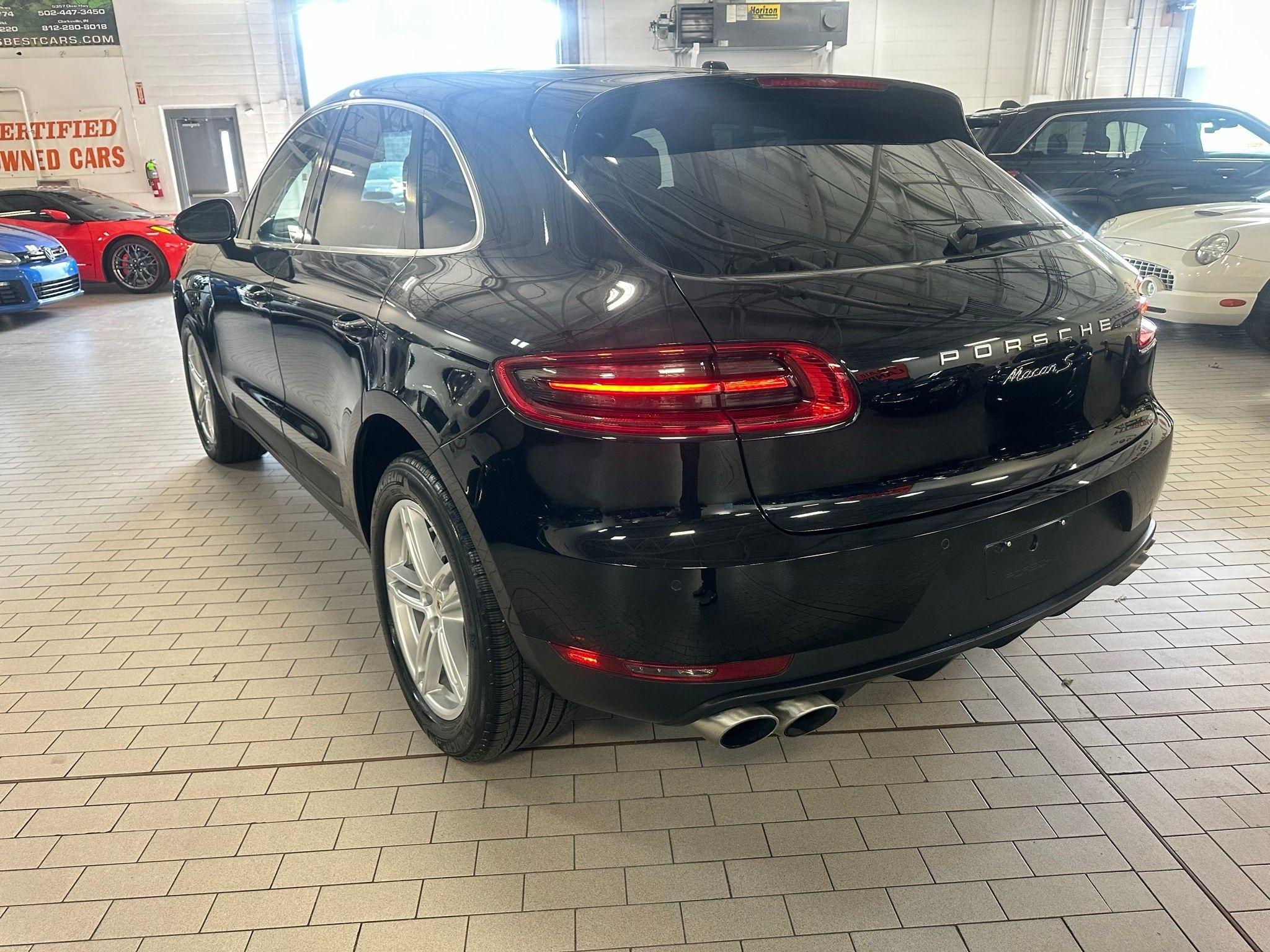 Porsche Macan  2016