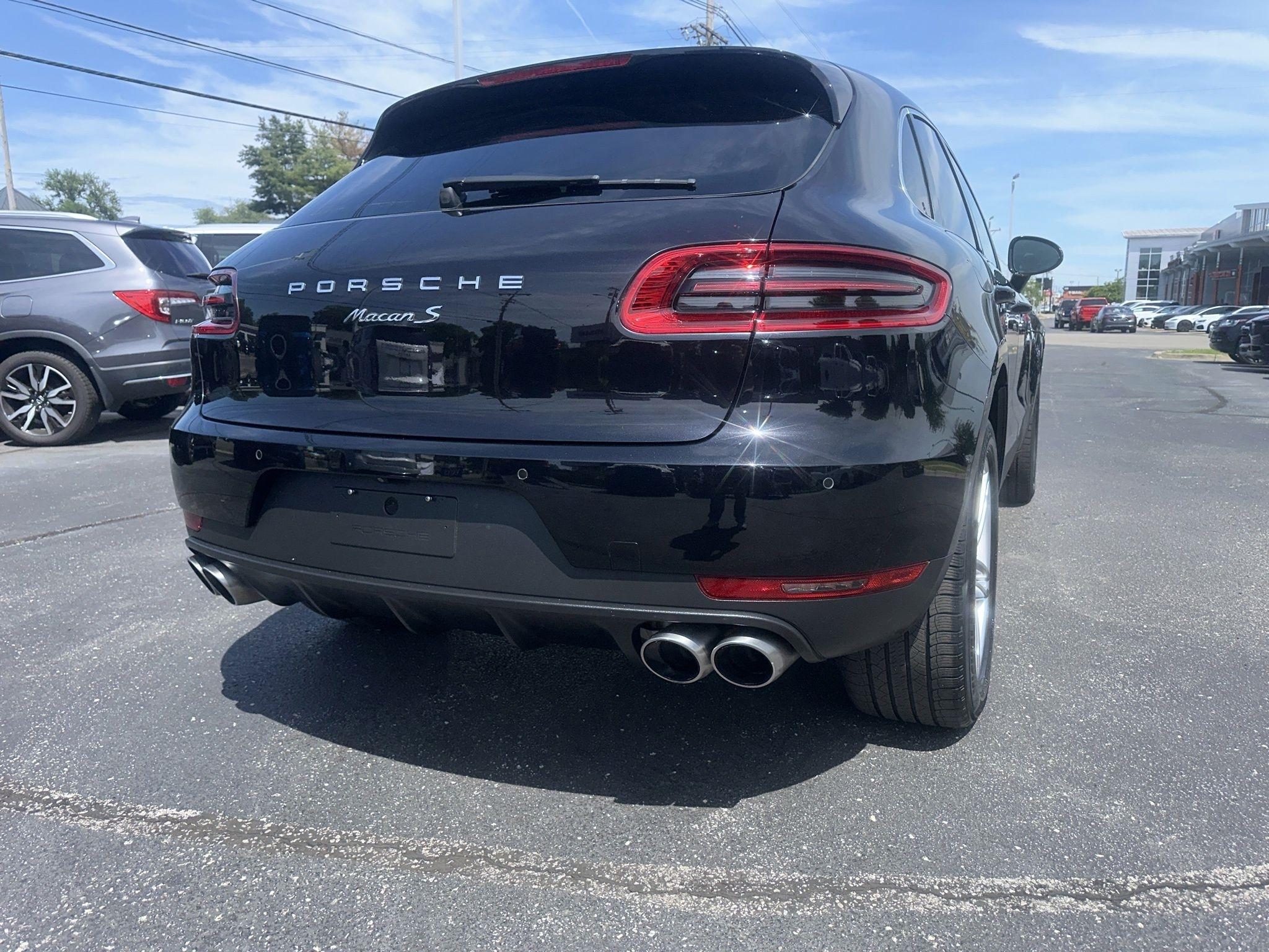 Porsche Macan  2016