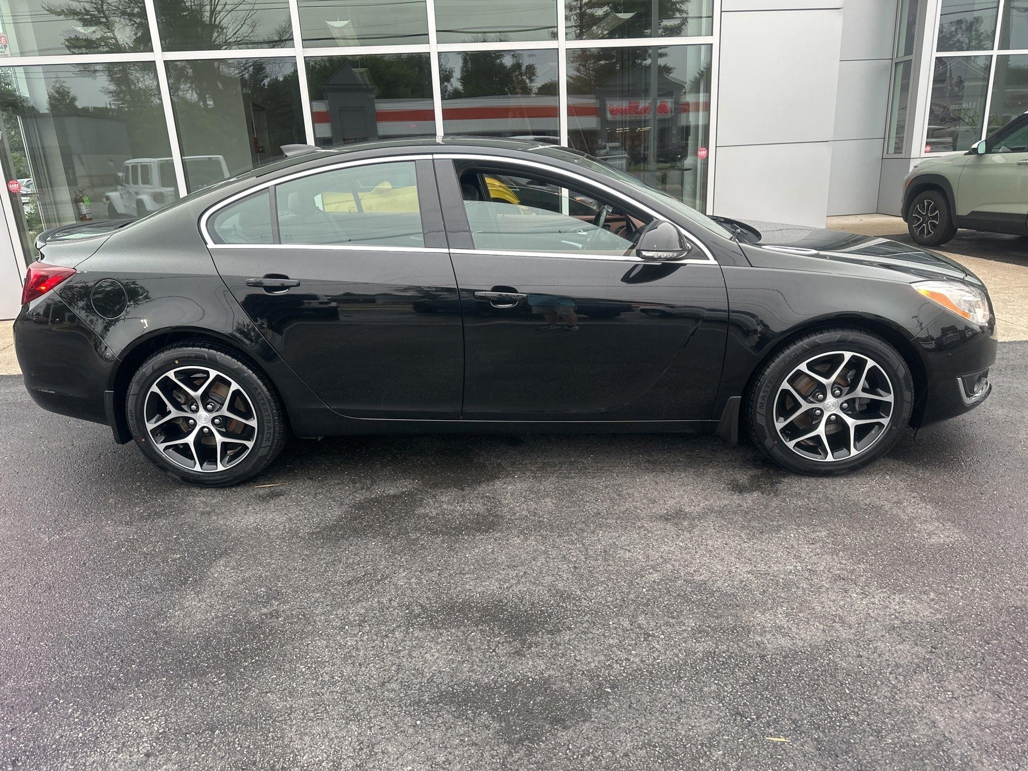 2017 Buick Regal Sport Touring's photo