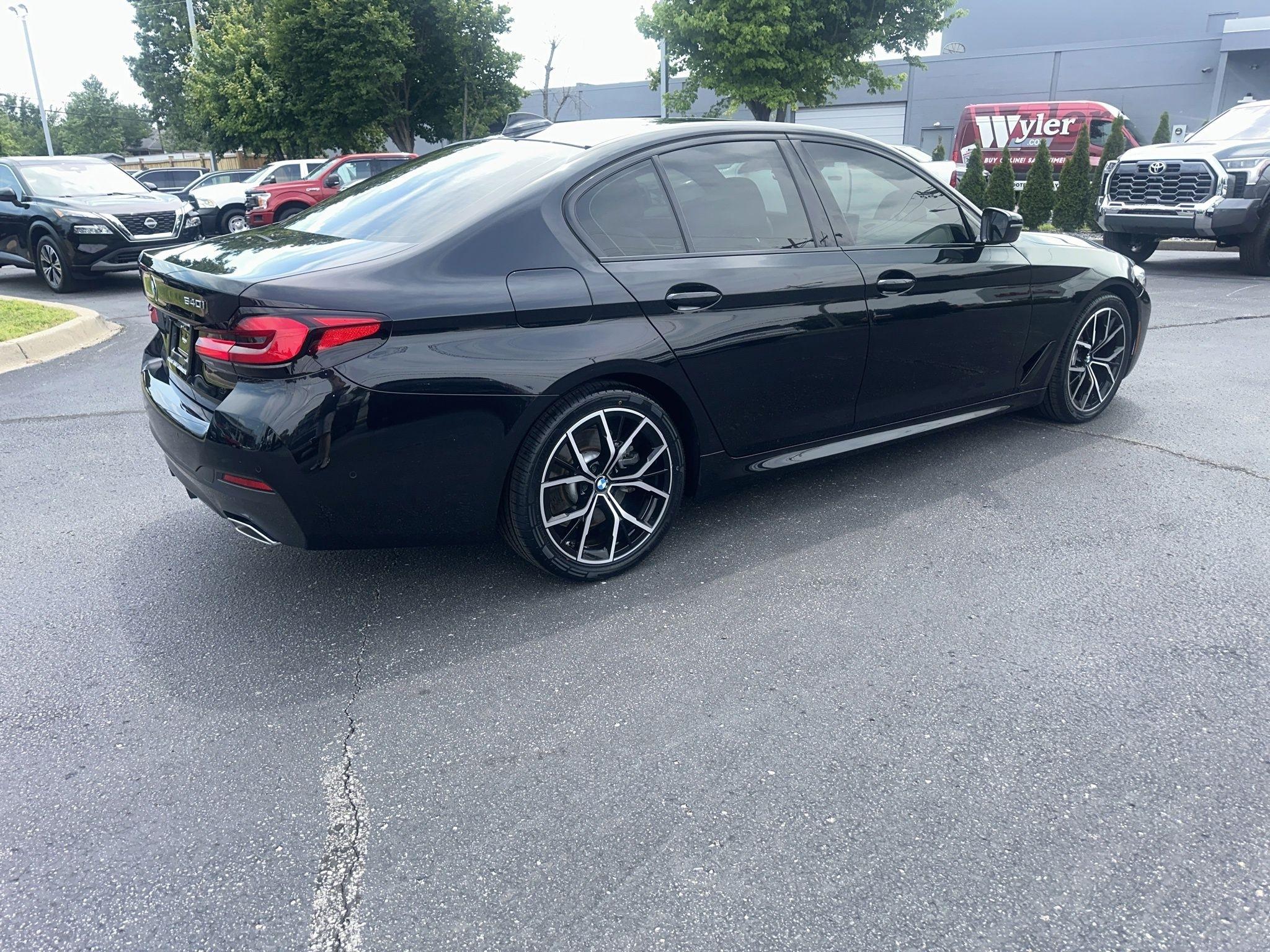 BMW 5-Series  2022