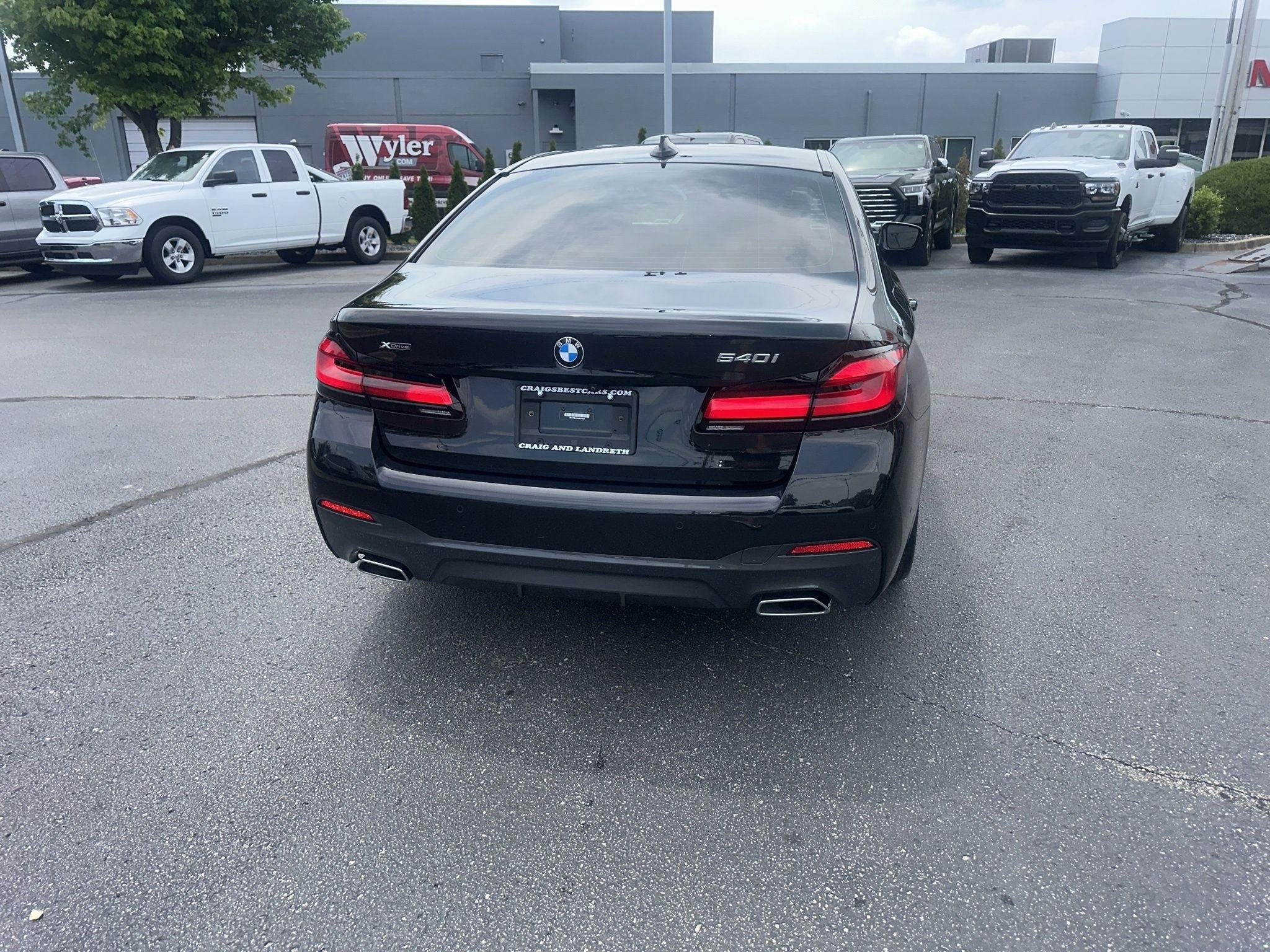 BMW 5-Series  2022