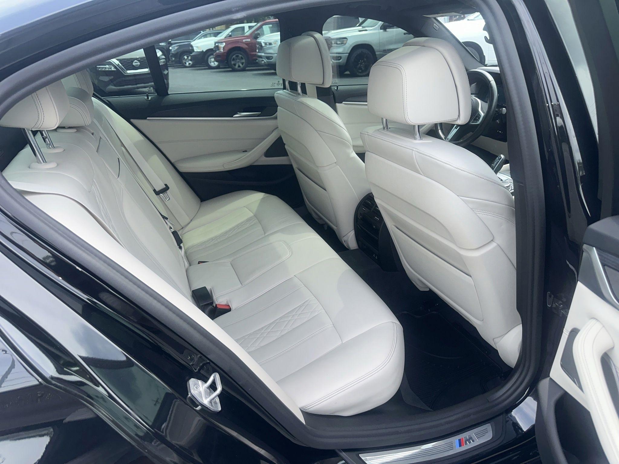 BMW 5-Series  2022