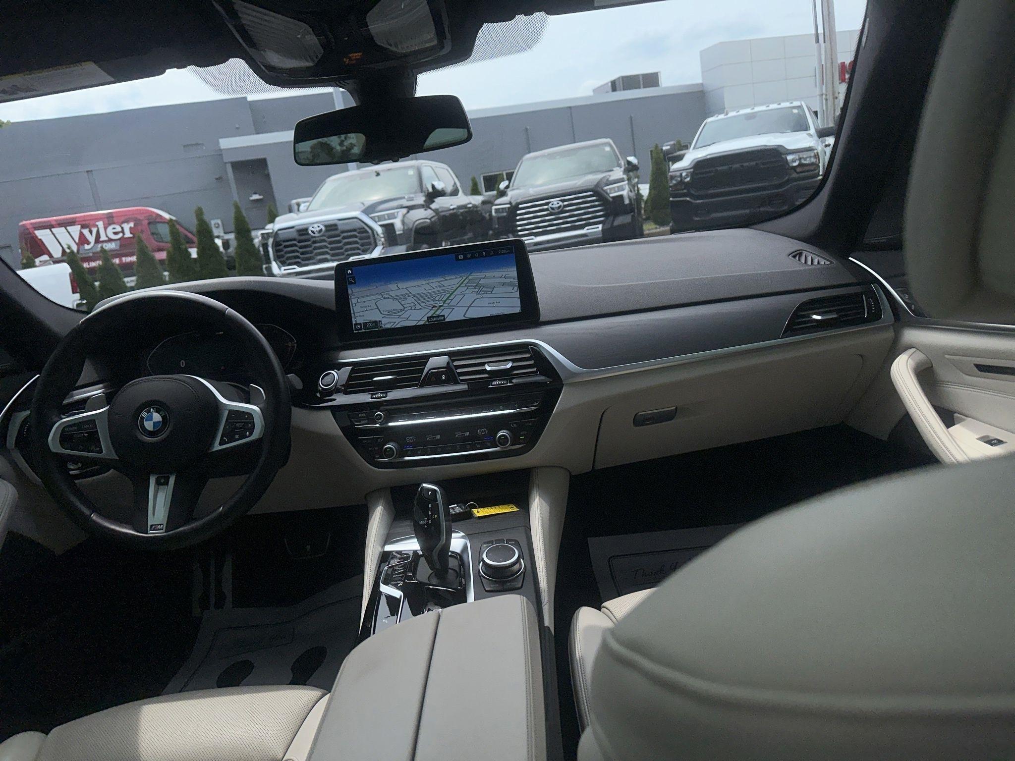 BMW 5-Series  2022