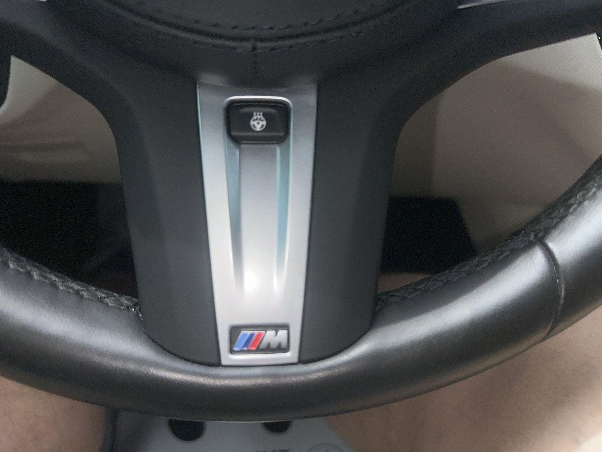 BMW 5-Series  2022