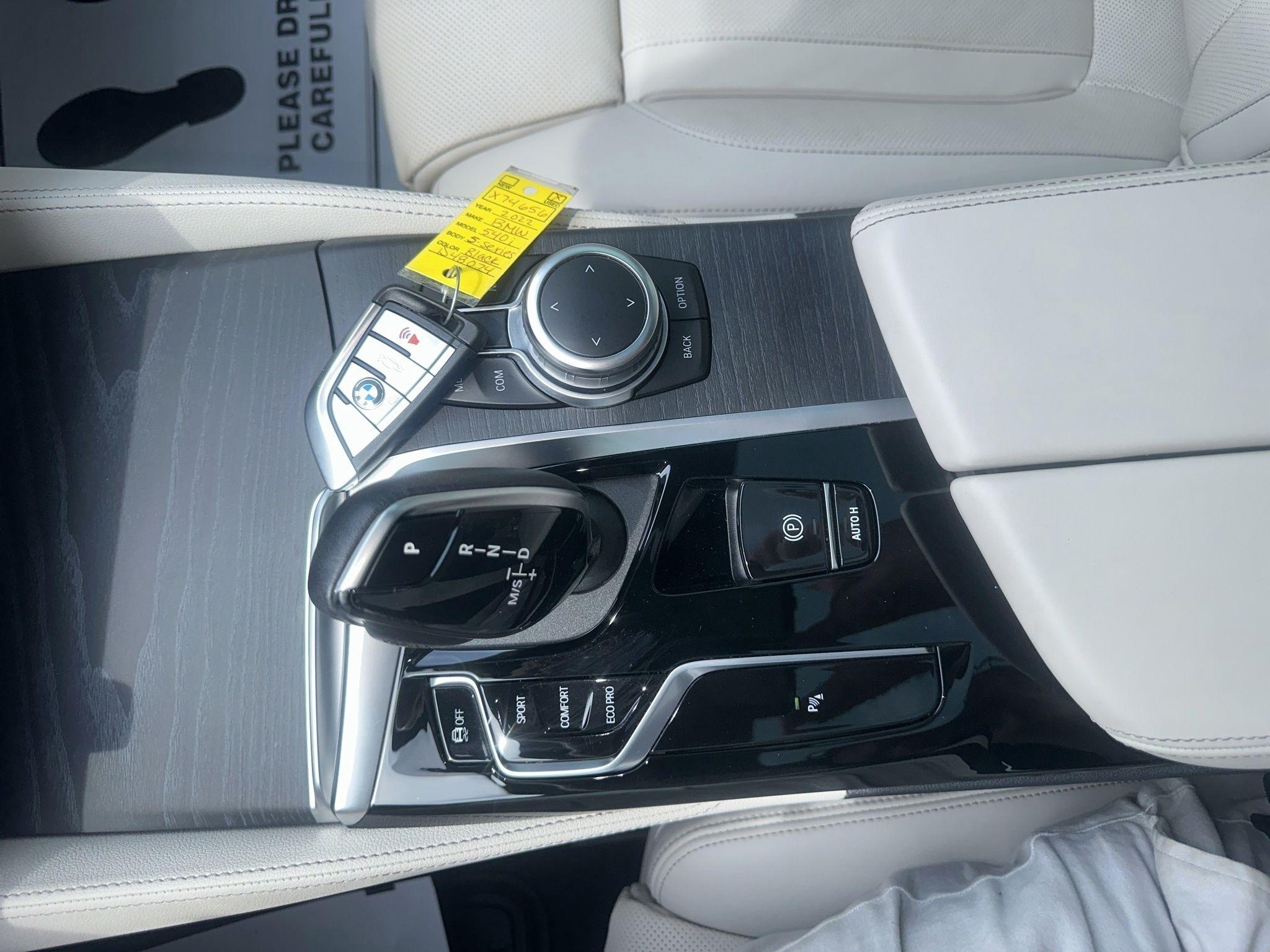 BMW 5-Series  2022
