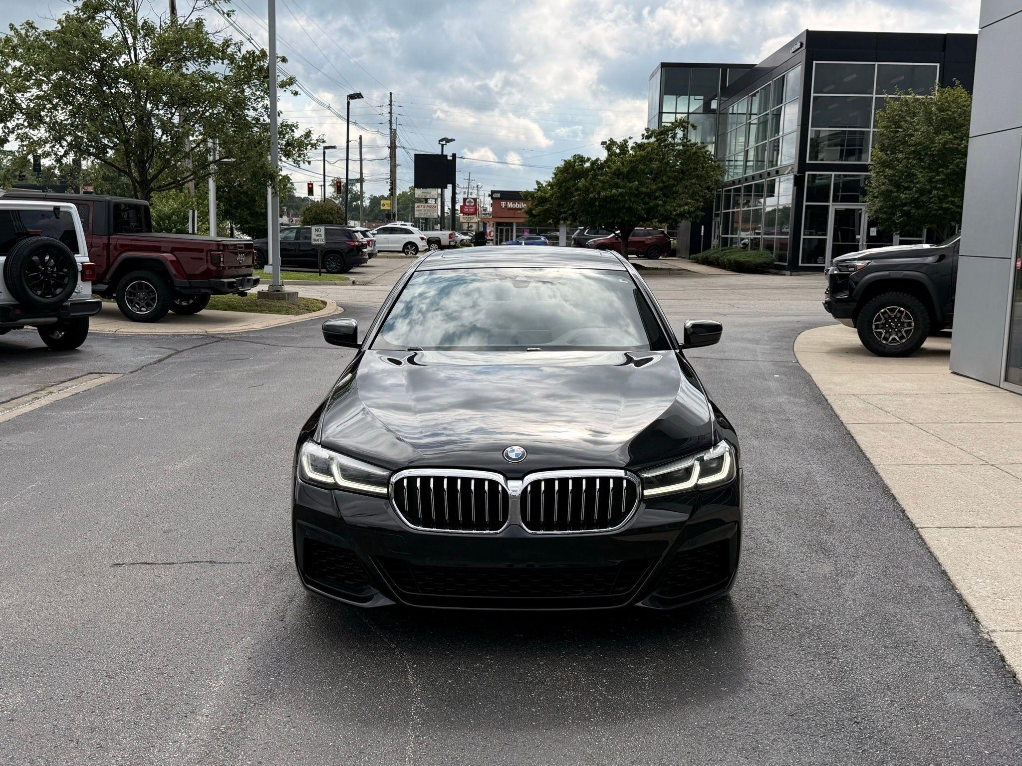 BMW 5-Series  2022