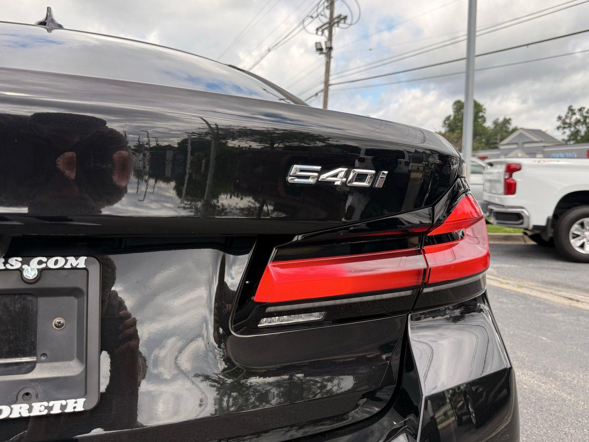 BMW 5-Series  2022