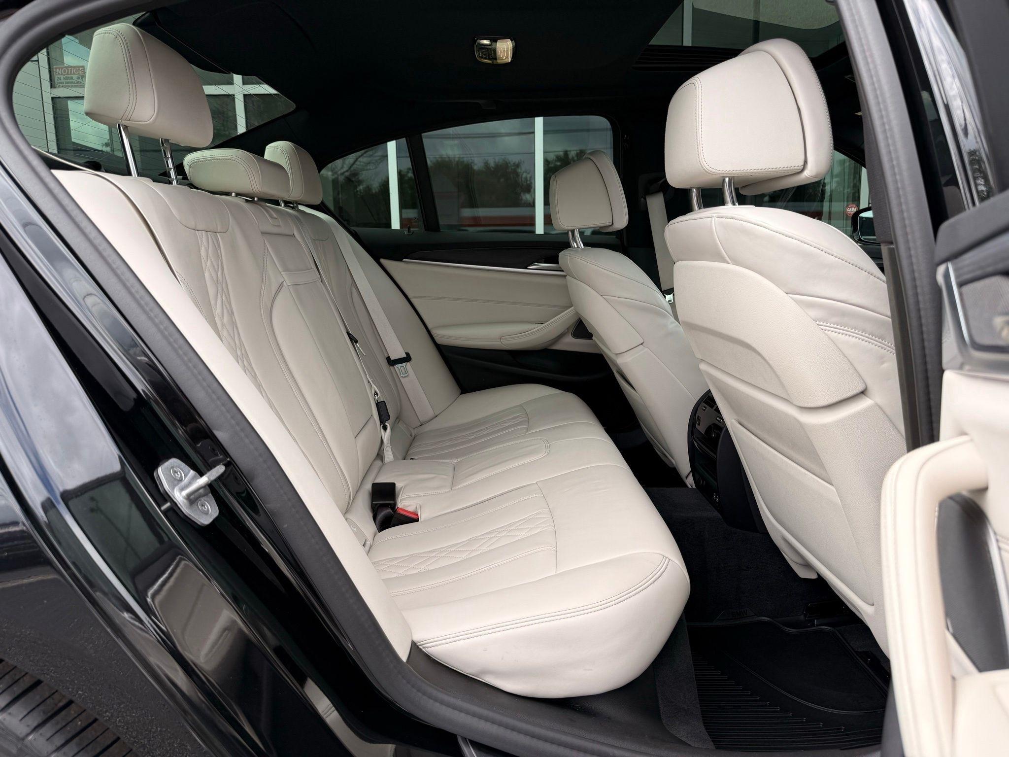 BMW 5-Series  2022