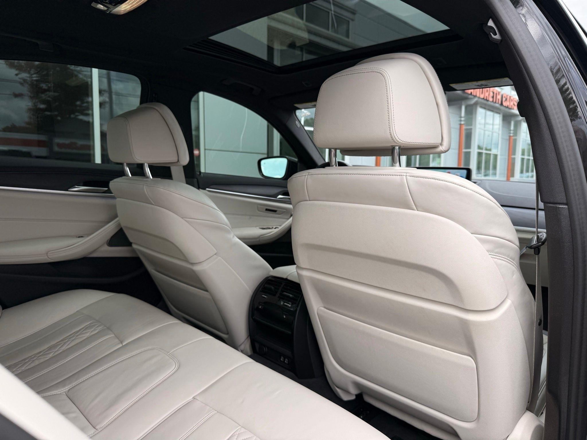 BMW 5-Series  2022