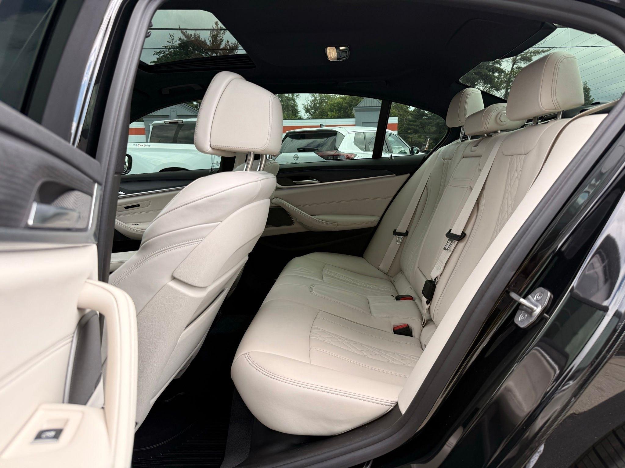 BMW 5-Series  2022