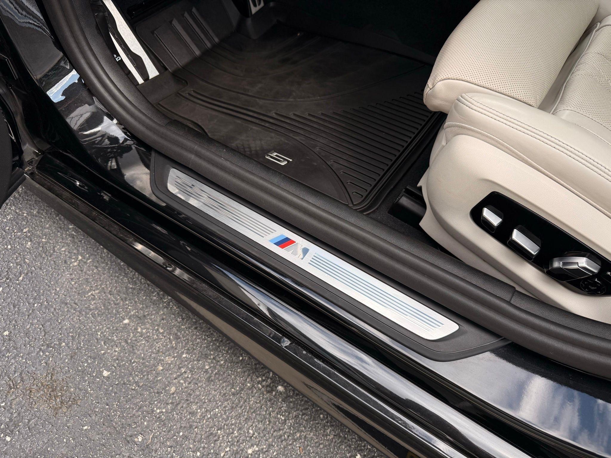 BMW 5-Series  2022
